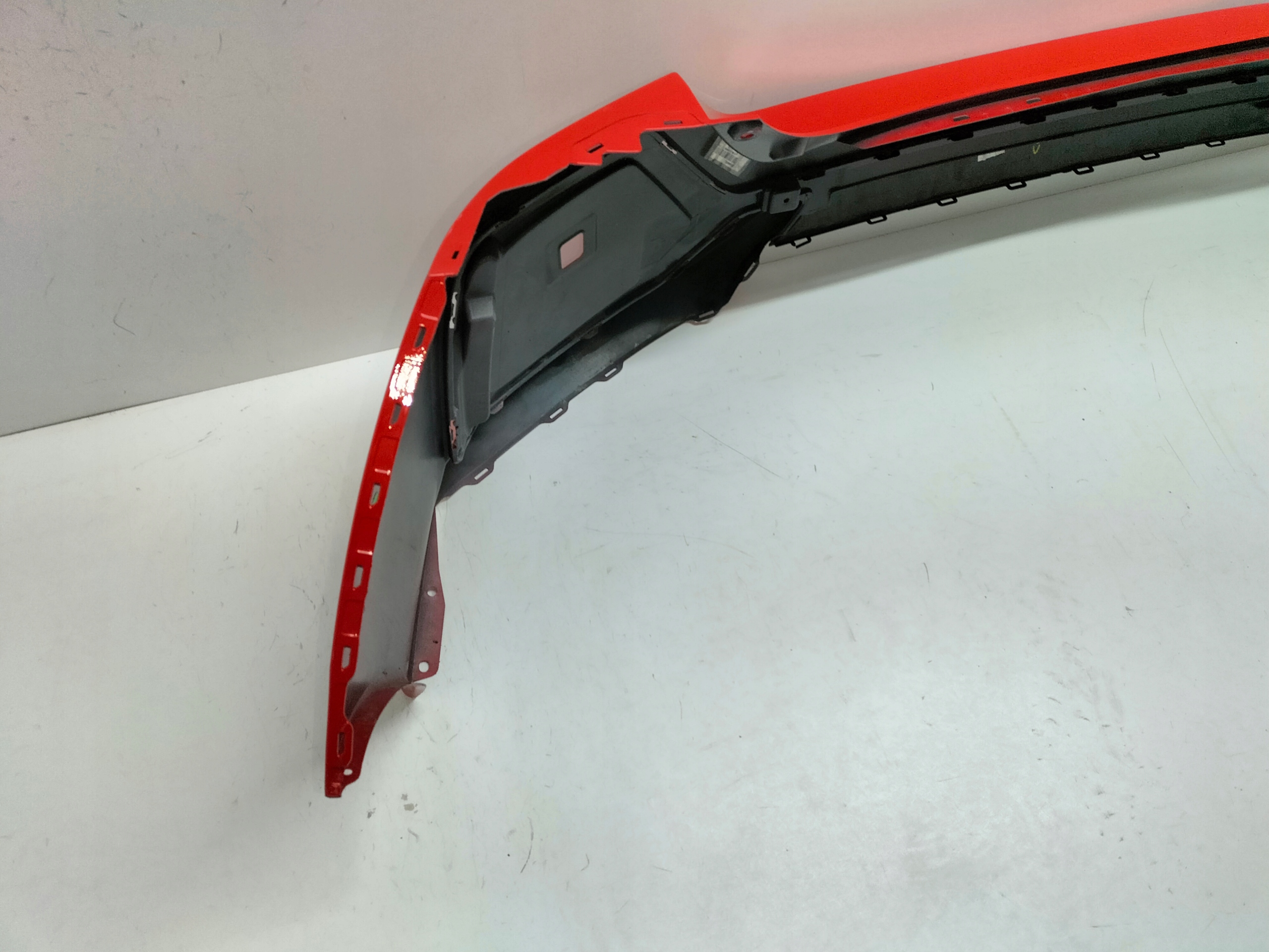 ZADNÝ NÁRAZNÍK HONDA CIVIC X 16- HB