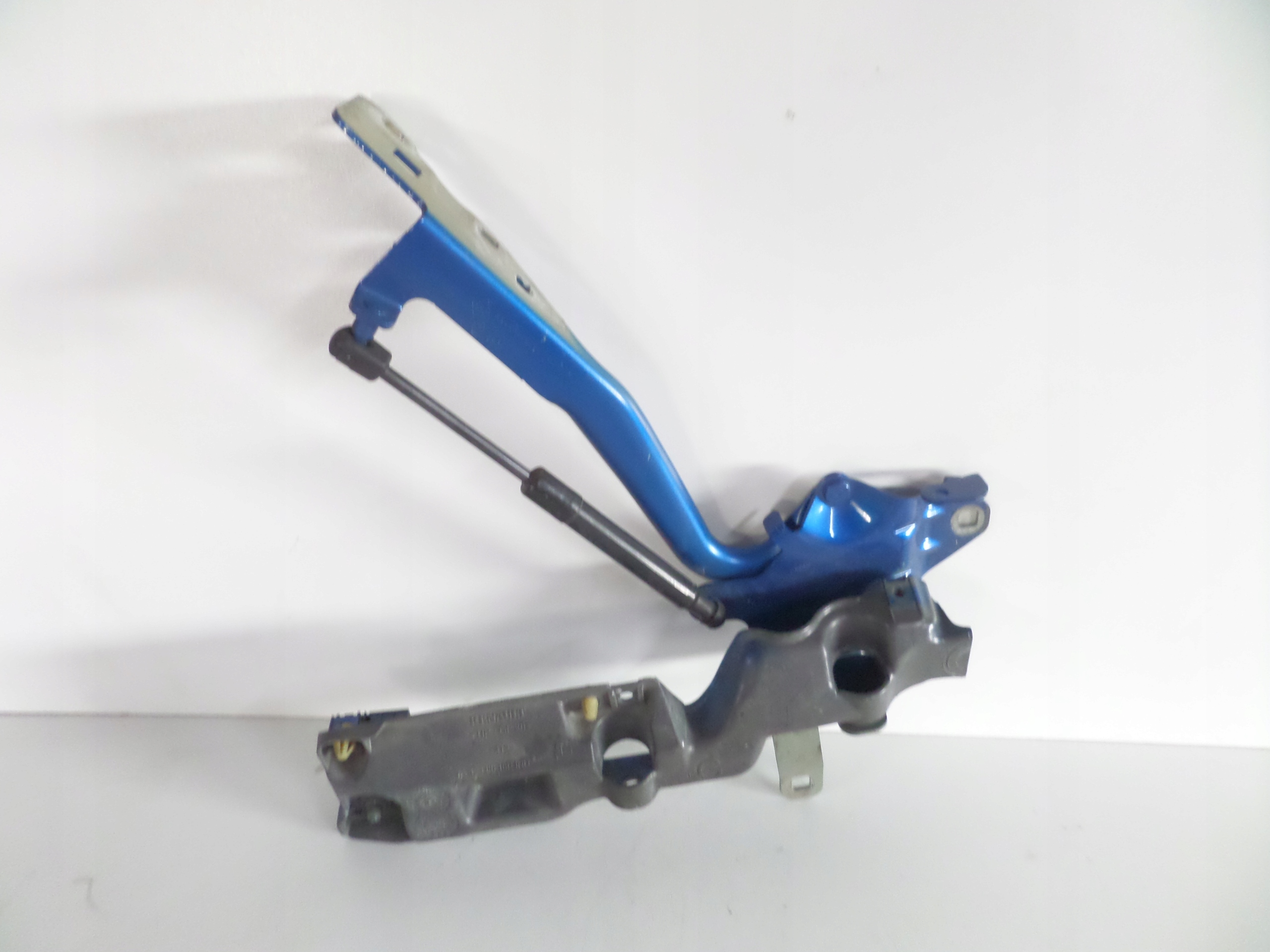 LAVY PANT PREDNEJ KAPOTY RENAULT SCENIC III 09-