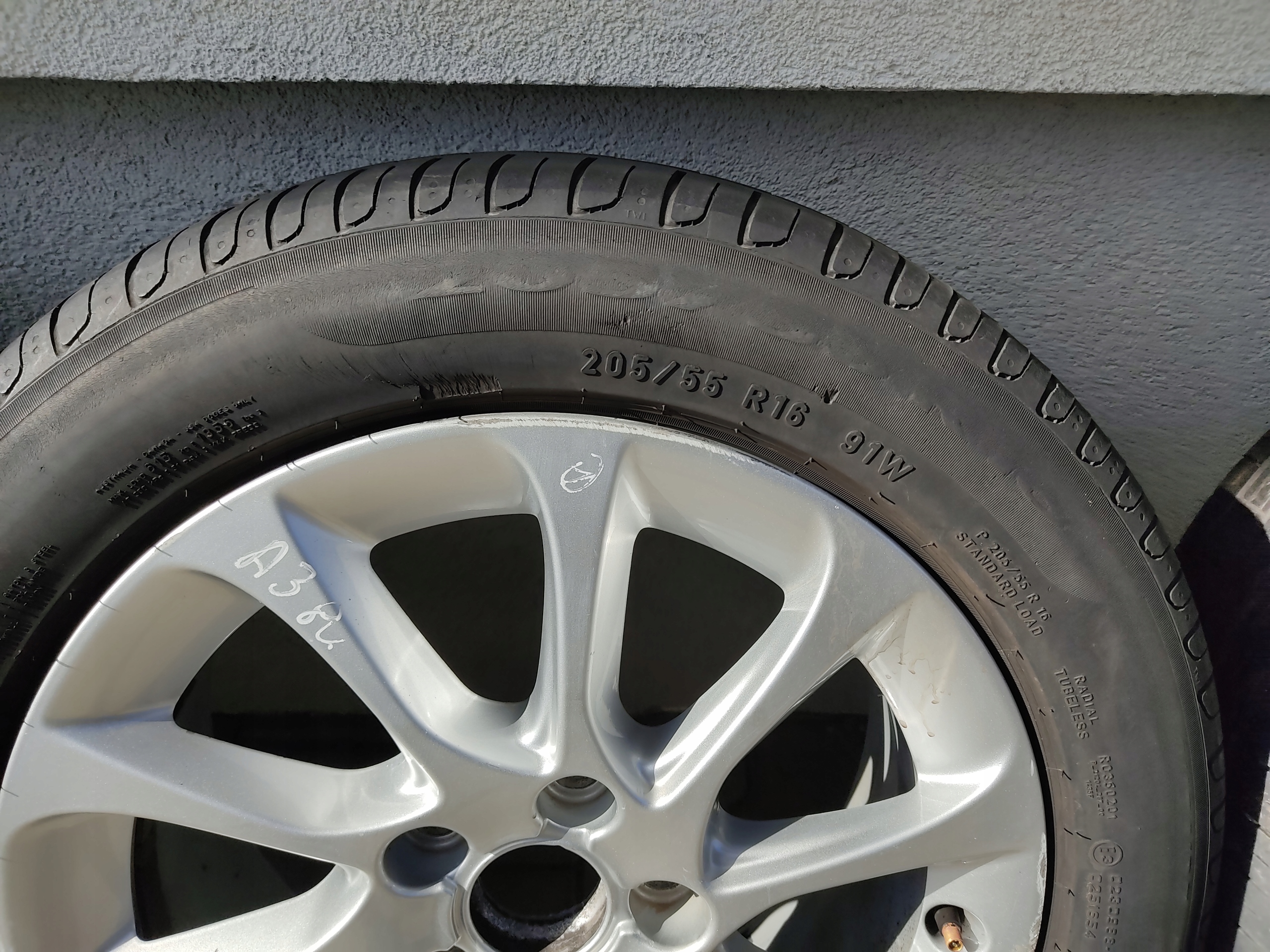 KOLESA LETNE PNEUMATIKY HLINIKOVE DISKY 16 AUDI A3 8V 5×112 6.5J 8V0601025BM