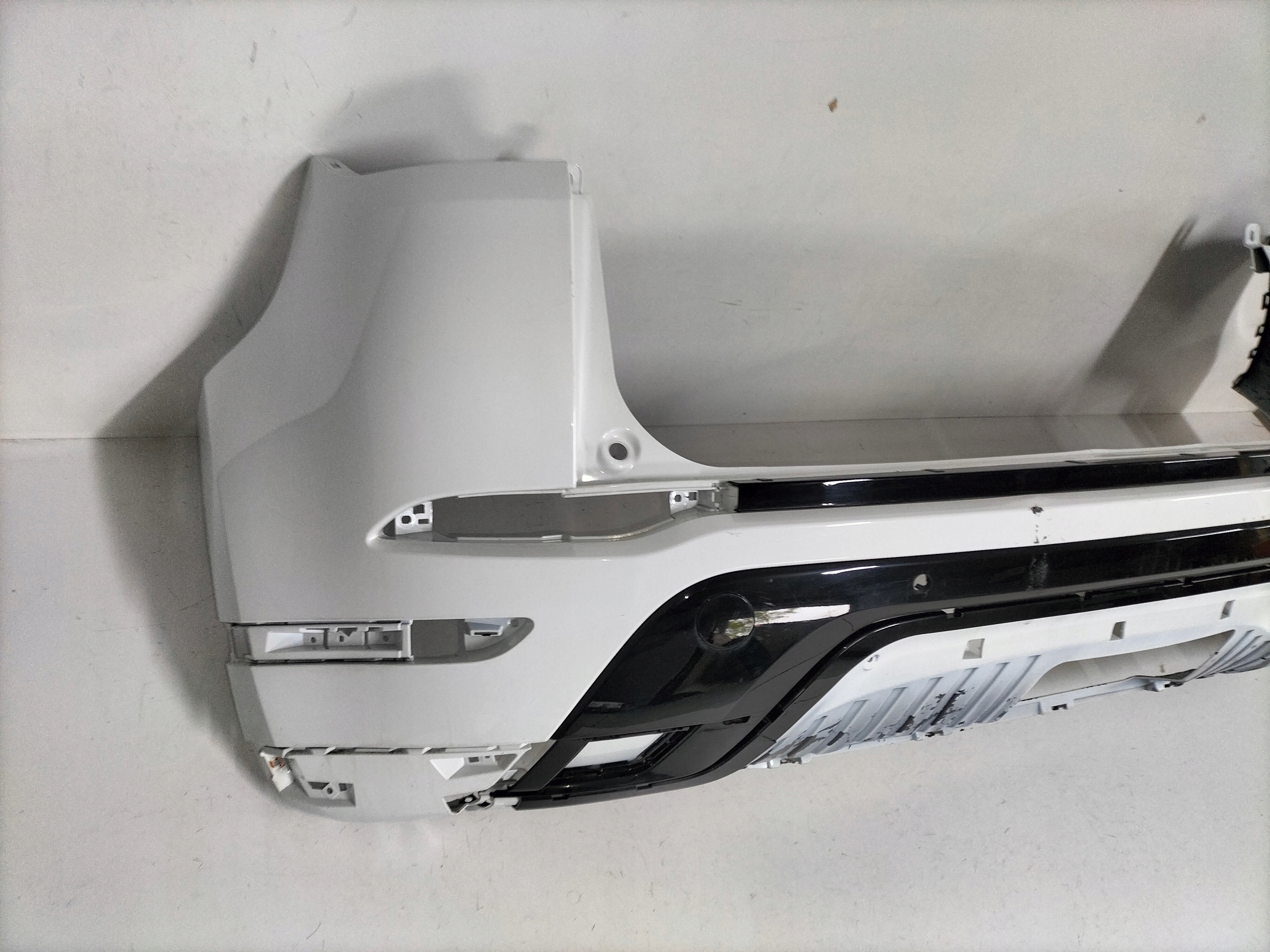 ZADNÝ NÁRAZNÍK RANGE ROVER EVOQUE II 19-