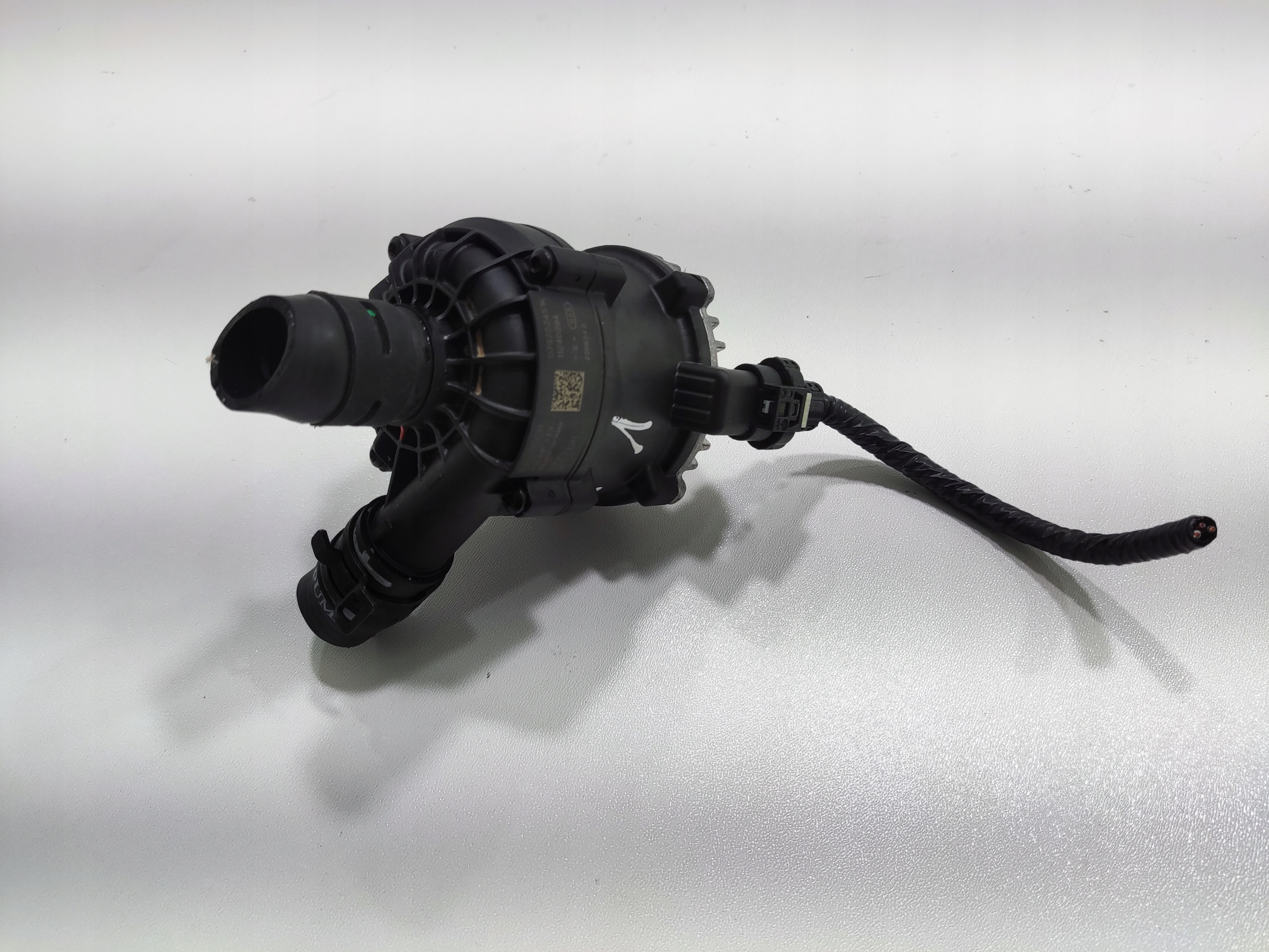 POMOCNÁ VODNÁ PUMPA MG 4 MG4 2022-2025 11240294