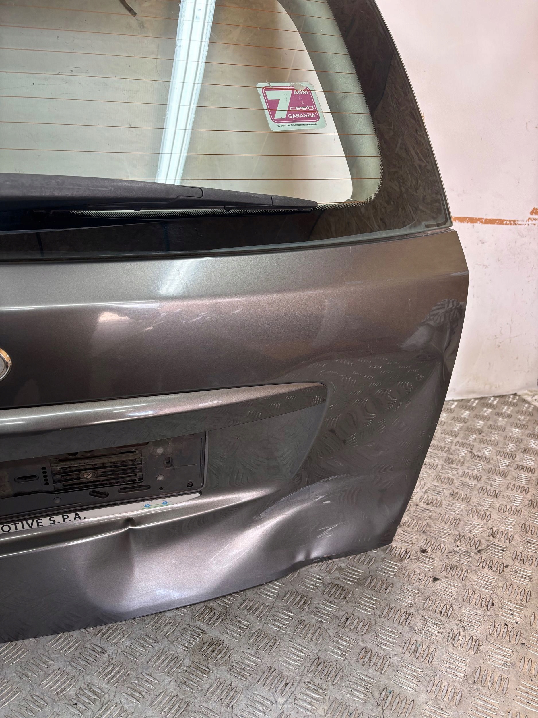ZADNÁ KAPOTA KIA CEED I KOMBI 06-12
