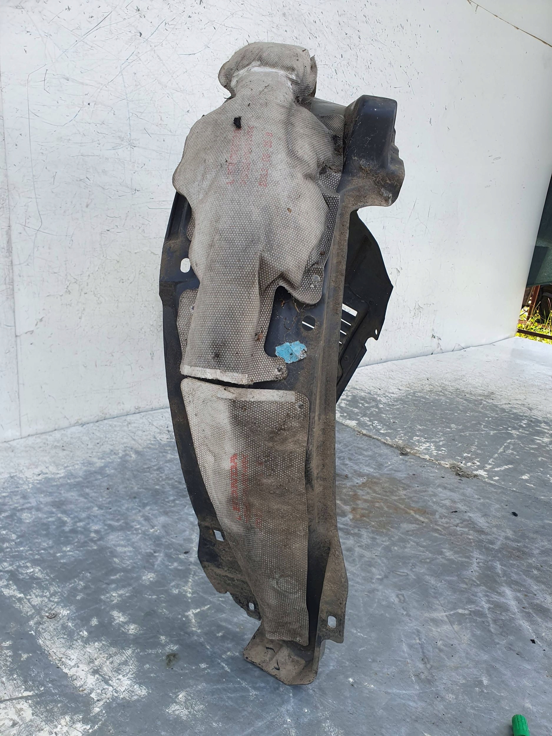 Honda CR-V 4 IV 74151-T1GA-G0 ĽAVÝ PREDNÝ PODBLATNÍK