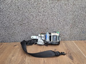 MERCEDES W204 LAVY PREDNY BEZPECNOSTNY PAS 607565100E MERCEDES W204 LAVY PREDNY BEZPECNOSTNY PAS 607565100E