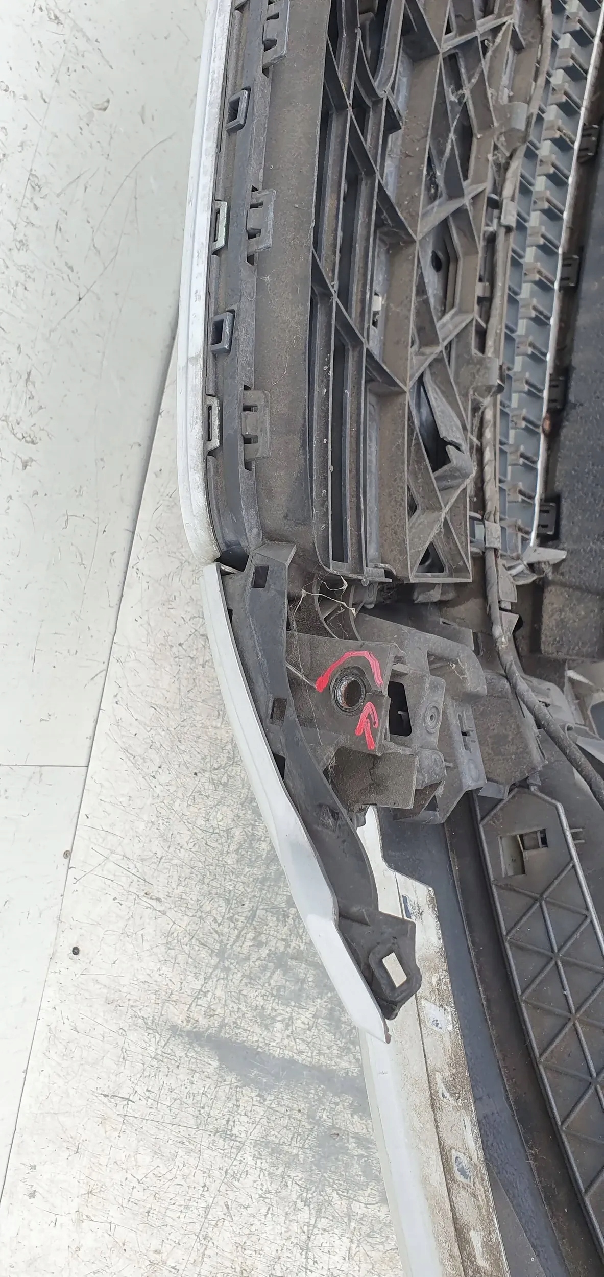 Audi Q7 4L PREDNÝ NÁRAZNÍK
