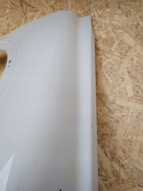 VOLVO C30 PRAVY PREDNY BLATNIK