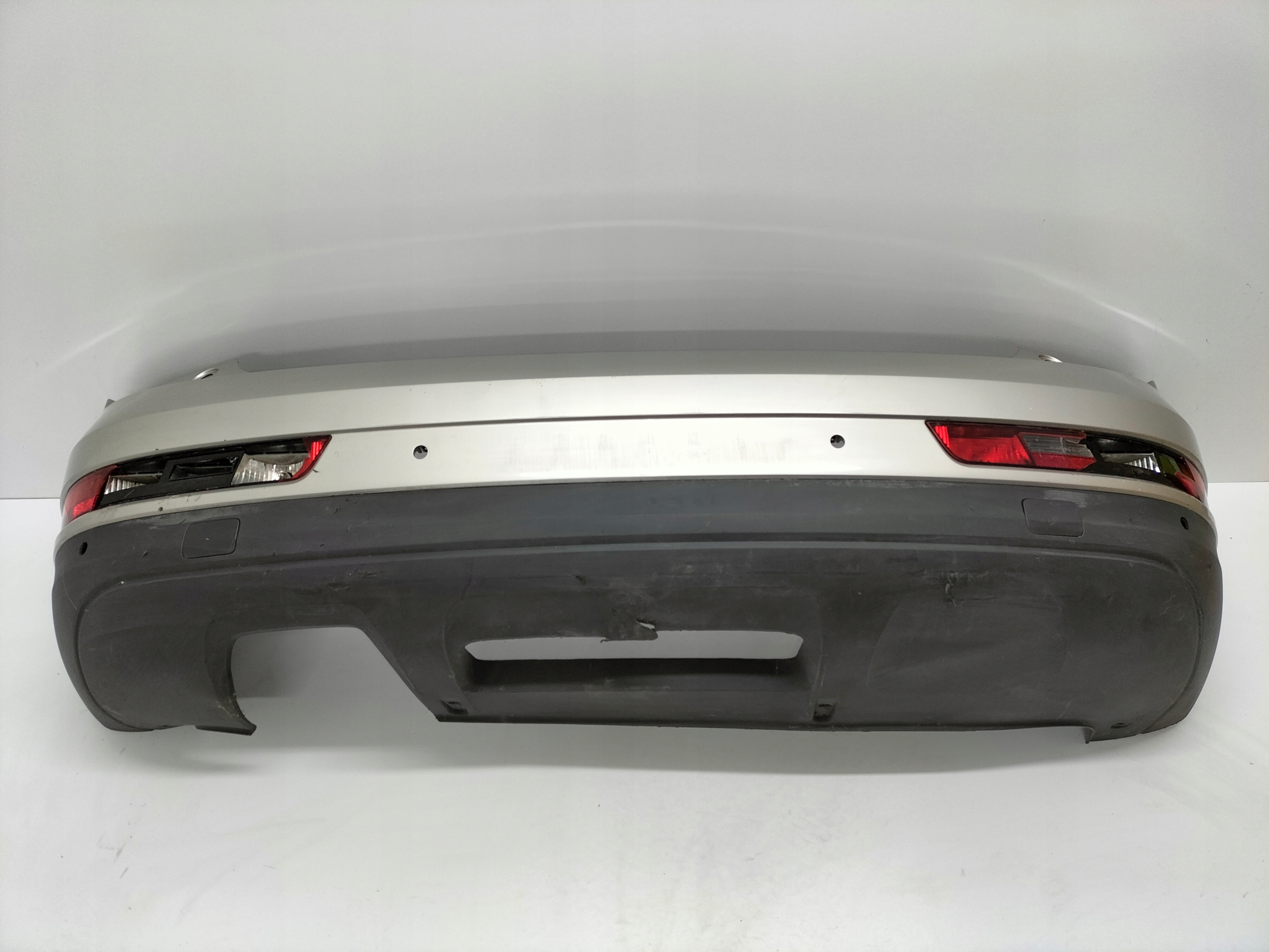 ZADNÝ NÁRAZNÍK AUDI Q3 8U 11-15