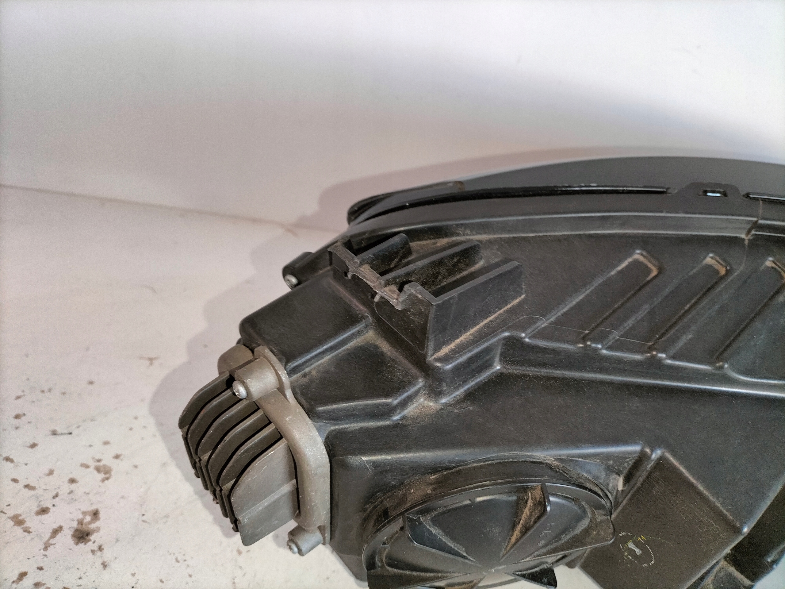 LAVE PREDNE SVETLO MG HS 18- FULL LED SAIC LIGHT TECHNOLOGY