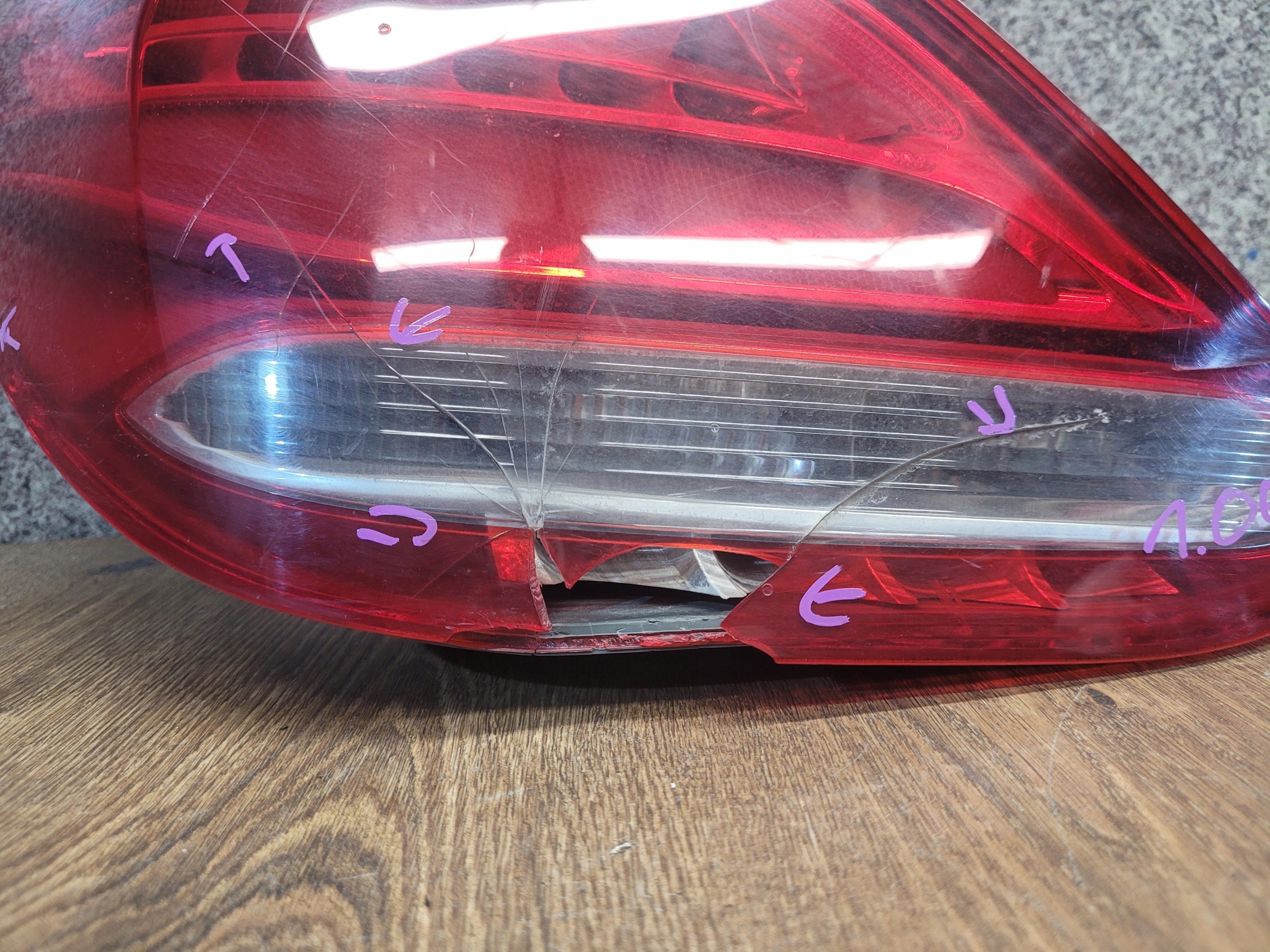 MERCEDES C 205 LAVE ZADNE SVETLO A2059061157