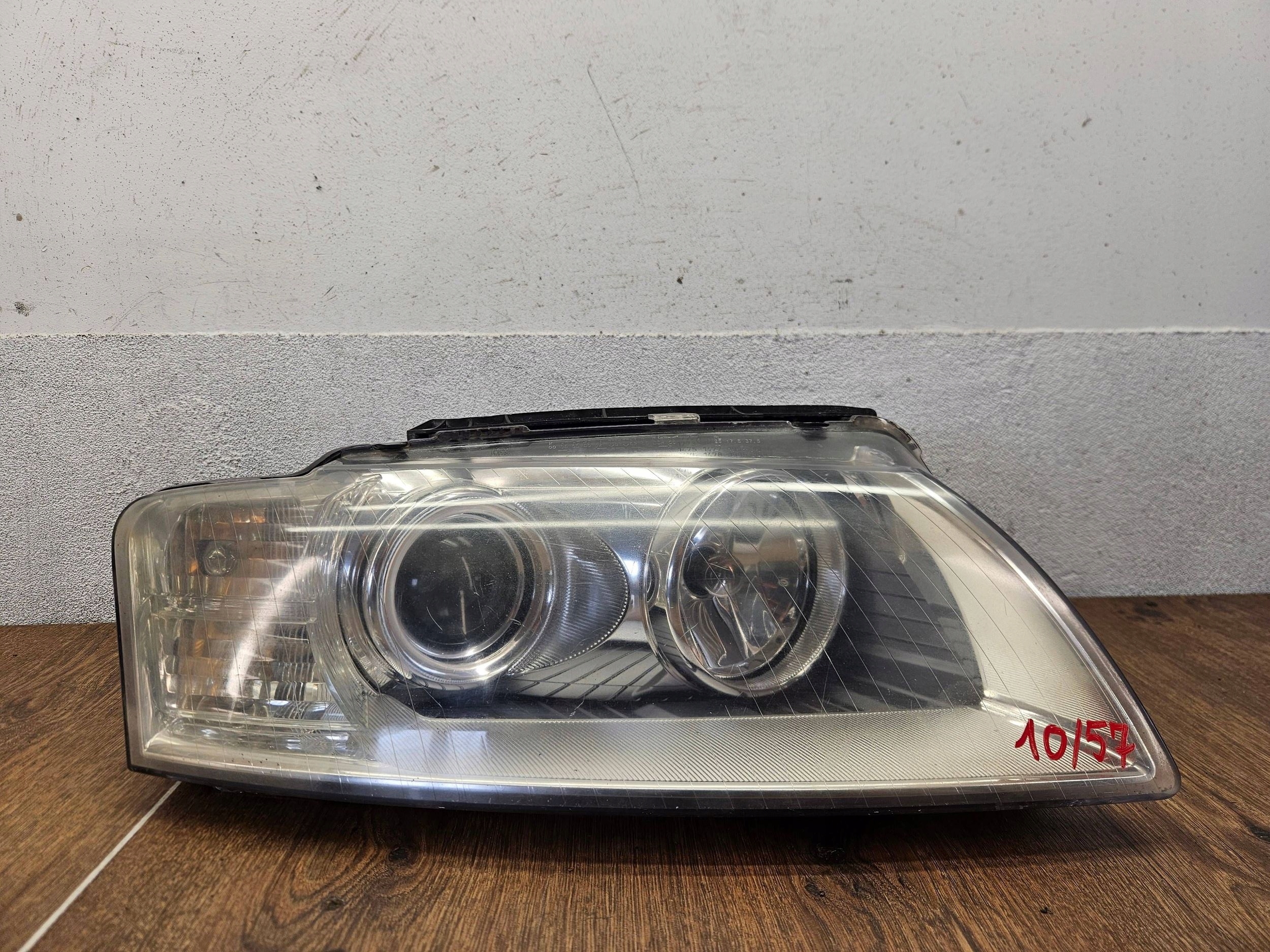 Audi A8 D3 4E lift 05-08 XENON SVETLO PRAVÝ PRAVA PREDNÝ PREDNÁ
