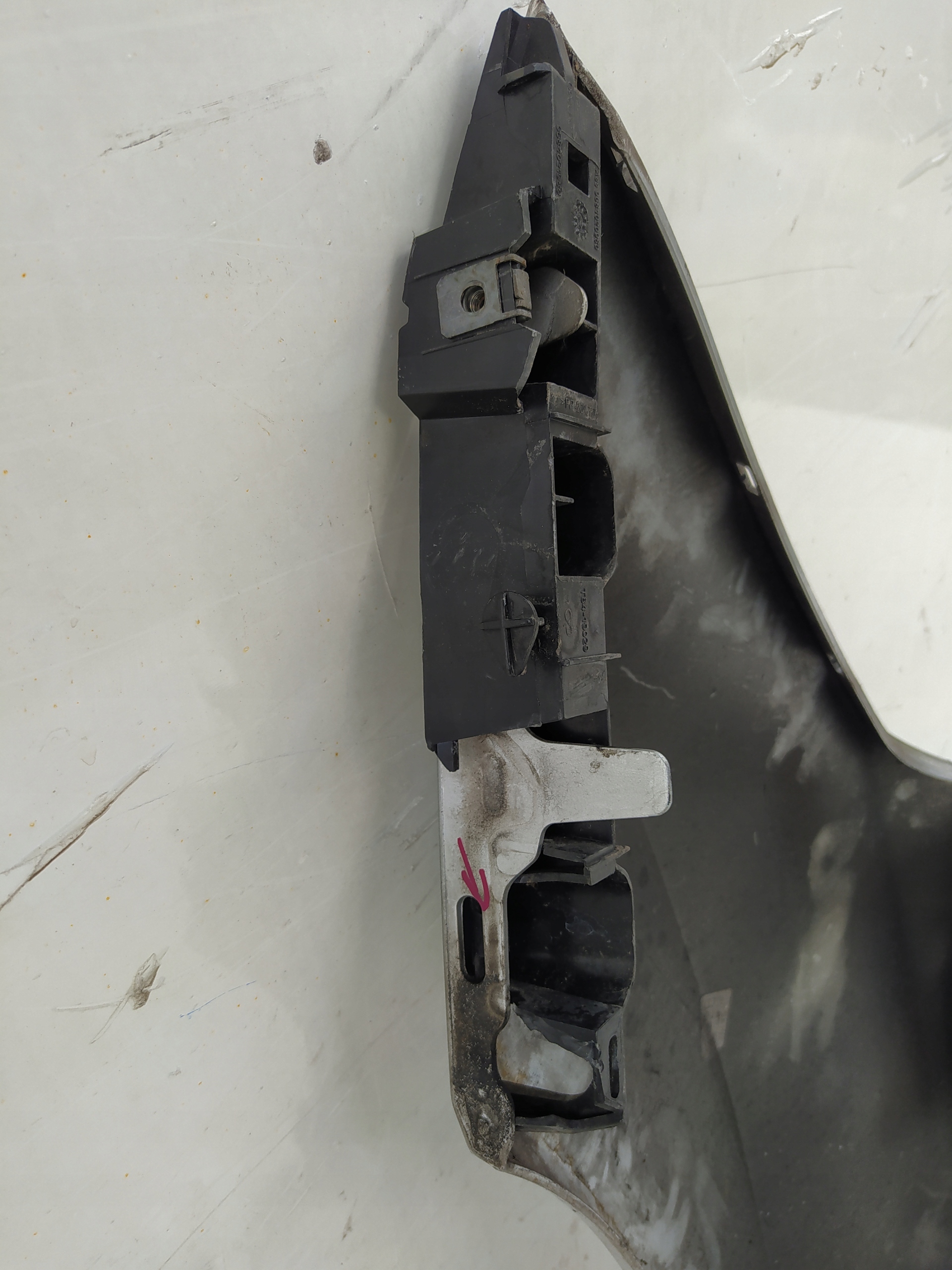 PEUGEOT 3008 PRAVY PREDNY BLATNIK