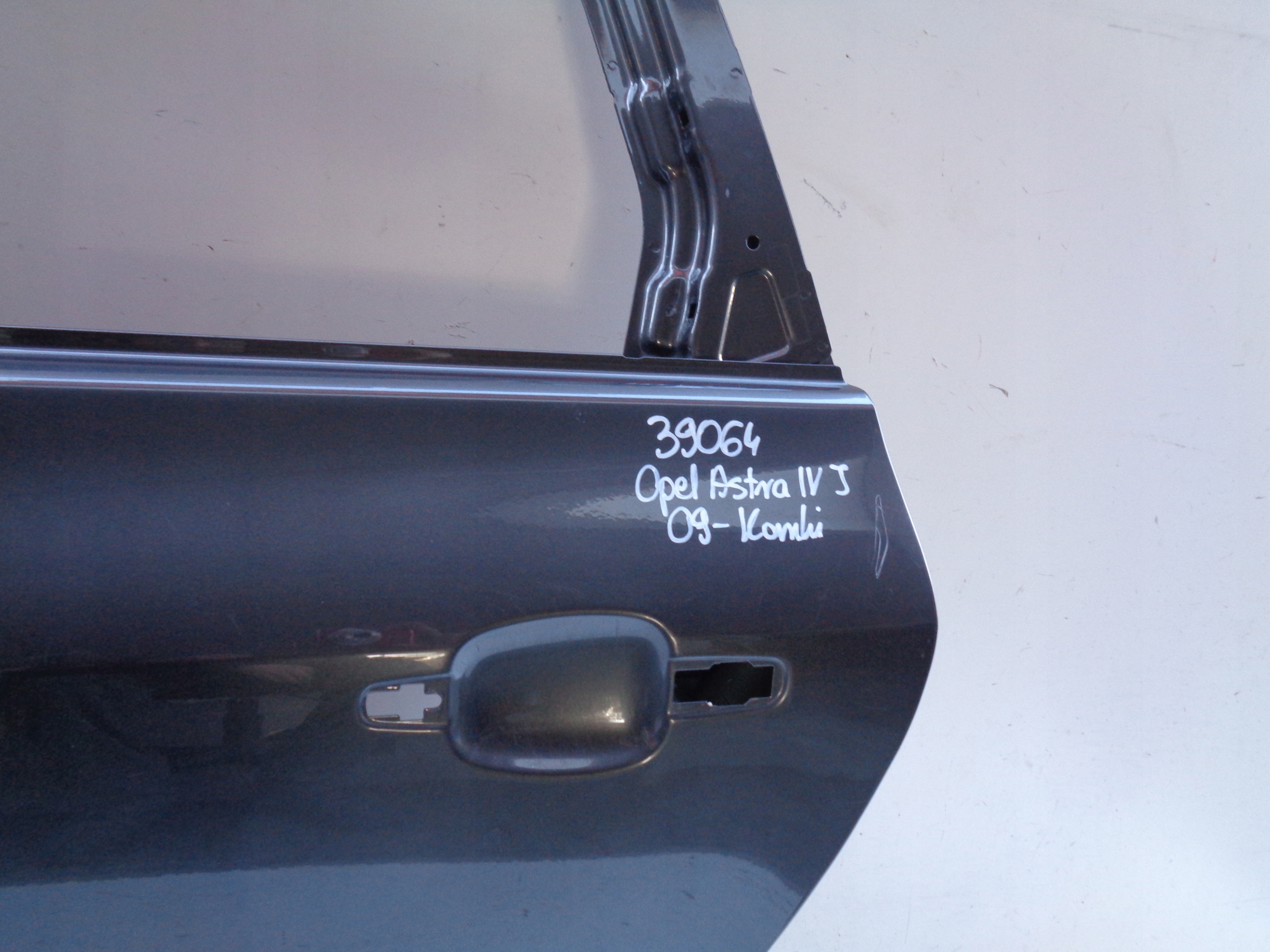 ĽAVÉ ZADNÉ DVERE OPEL ASTRA IV J 09- KOMBI NR 39064