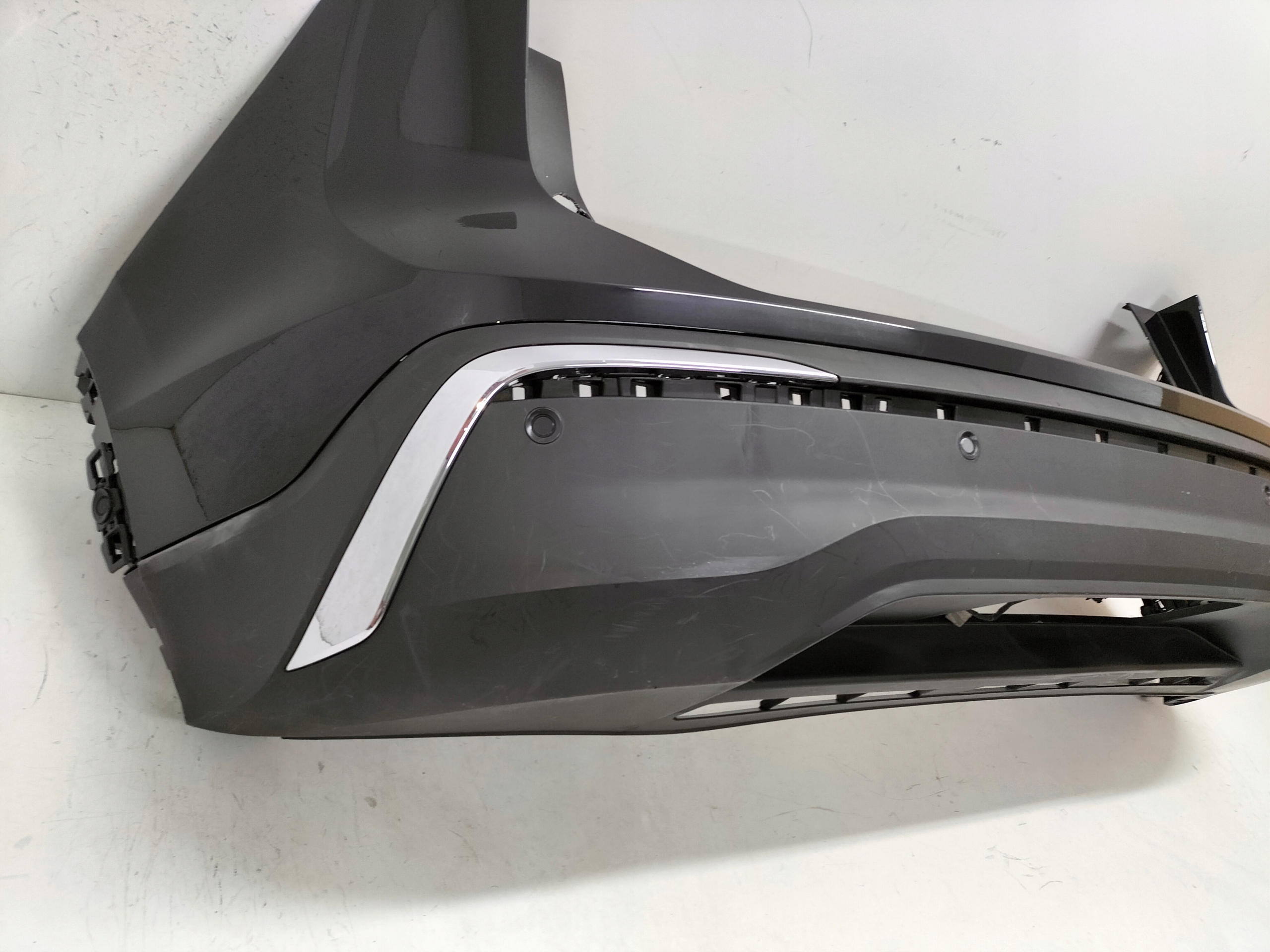ZADNÝ NÁRAZNÍK VW TIGUAN III 24-