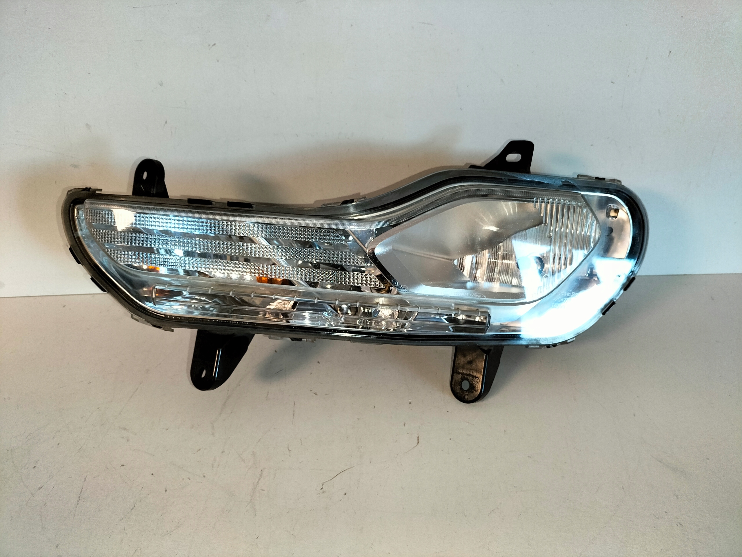 HMLOVKA SVETLO SMEROVKA LAVY FORD KUGA MK2 13-16 ESCAPE 12-16