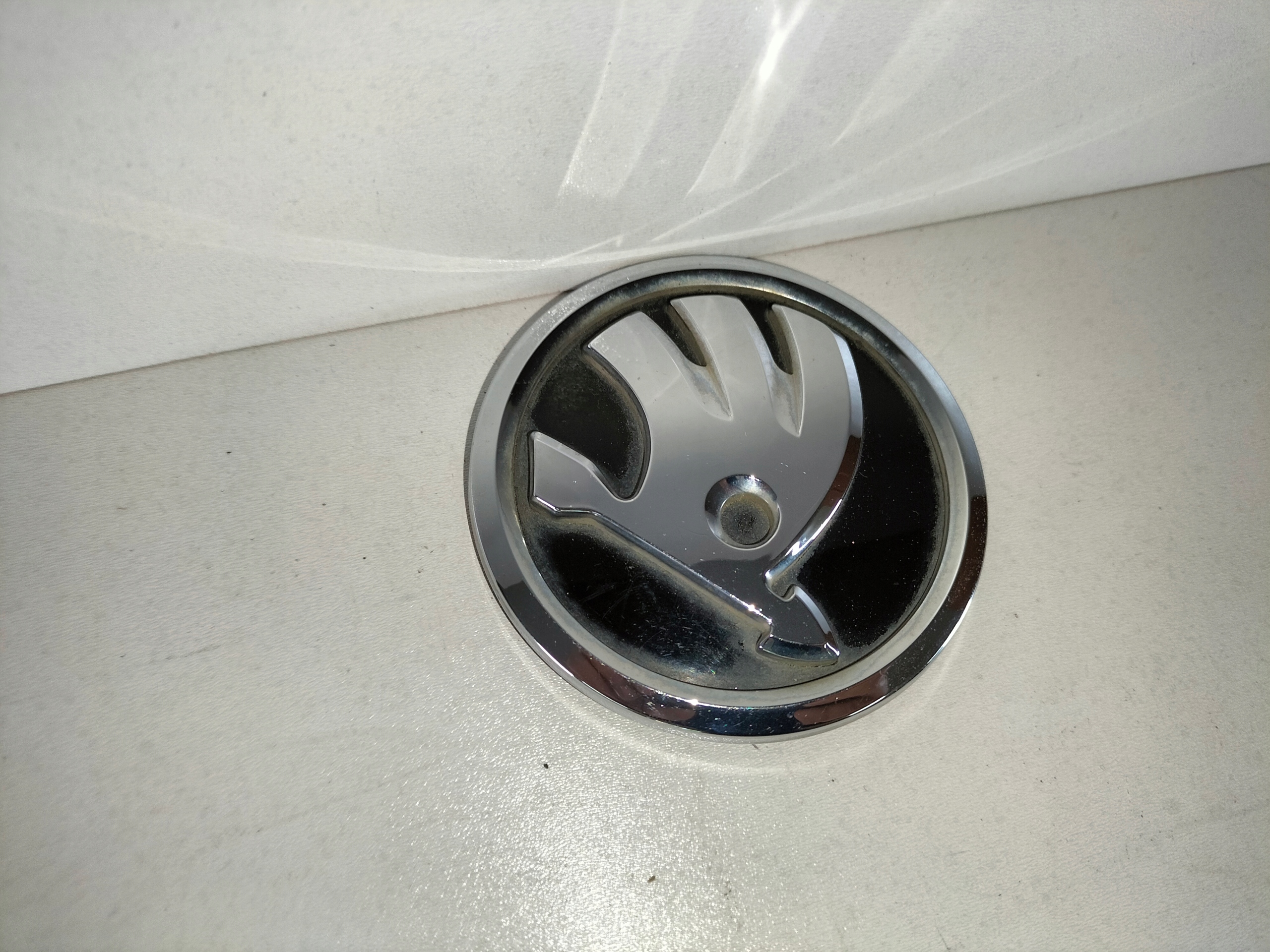 ZADNY ZNAK LOGO SKODA FABIA III 14-