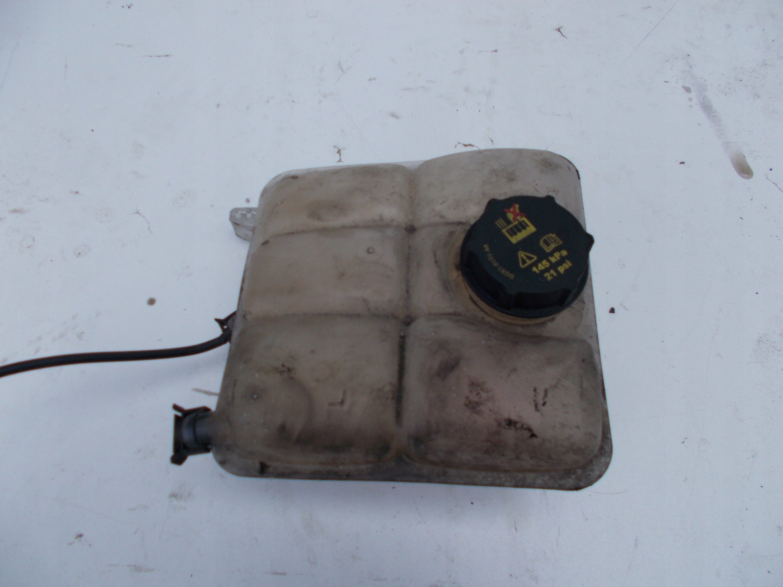 VYROVNÁVACIA NÁDOBKA FORD CONNECT MK2 1.6TDCI