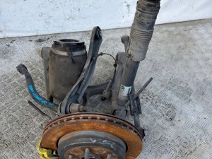 ĽAVÝ ZADNÝ OTOČ RAMENO JEEP GRAND CHEROKEE WK2 ĽAVÝ ZADNÝ OTOČ RAMENO JEEP GRAND CHEROKEE WK2