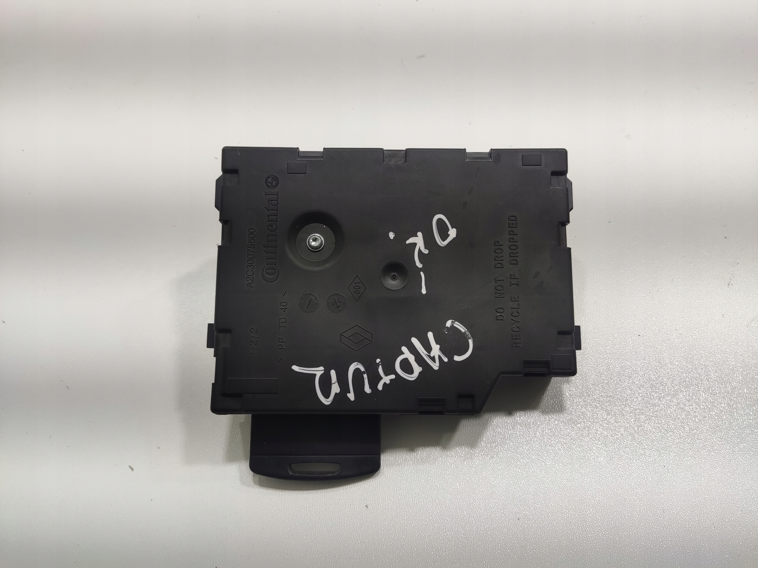 ČÍTAČKA KARIET PILOT RENAULT CAPTUR I 2013-2016 285905719R