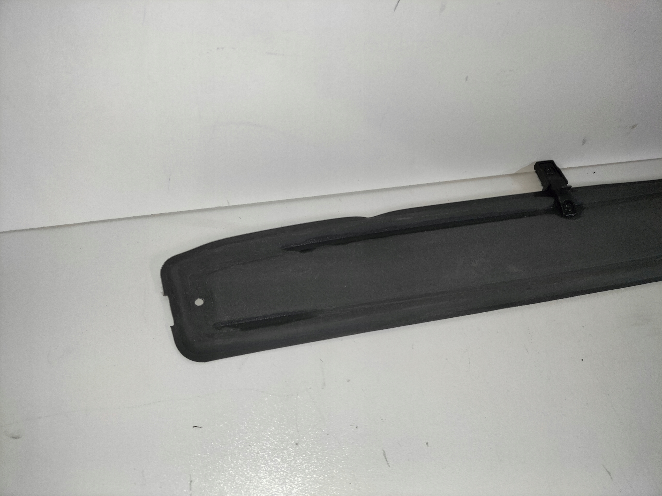 KRYT ZADNEJ ROLETY VOLVO XC60 II 17-