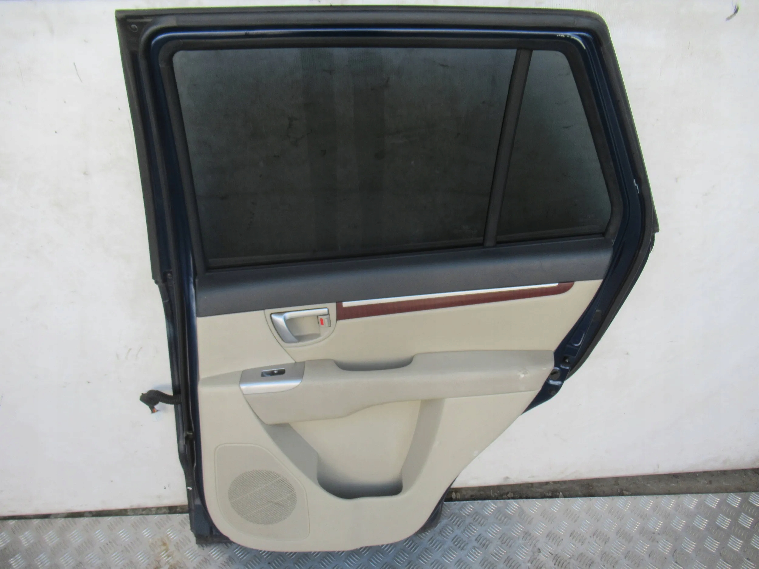 PRAVE ZADNE DVERE HYUNDAI SANTA FE 06-