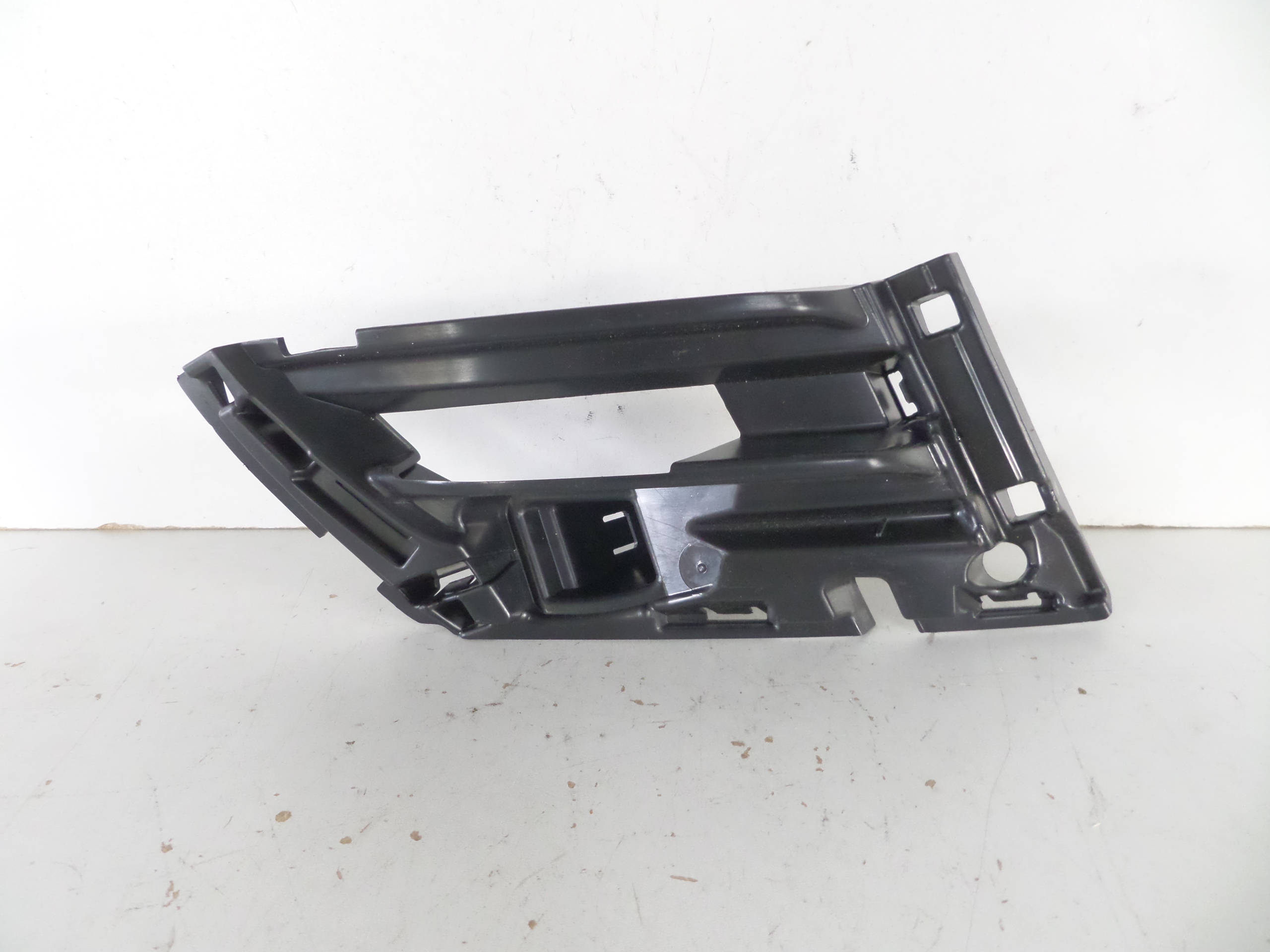 LAVY PREDNY DRZIAK SKODA OCTAVIA III 17-