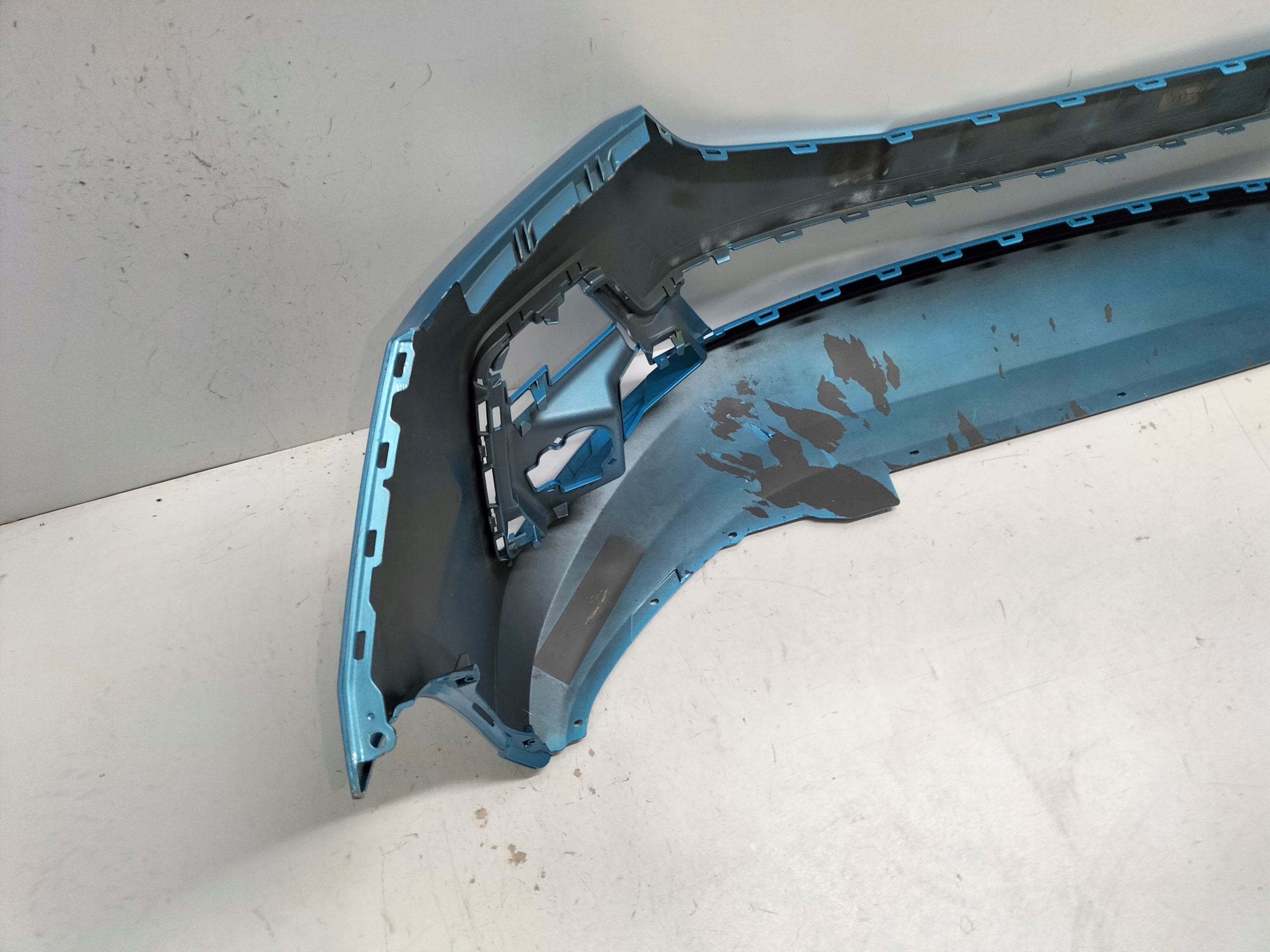 PREDNÝ NÁRAZNÍK FORD TRANSIT CONNECT III MK3 22-