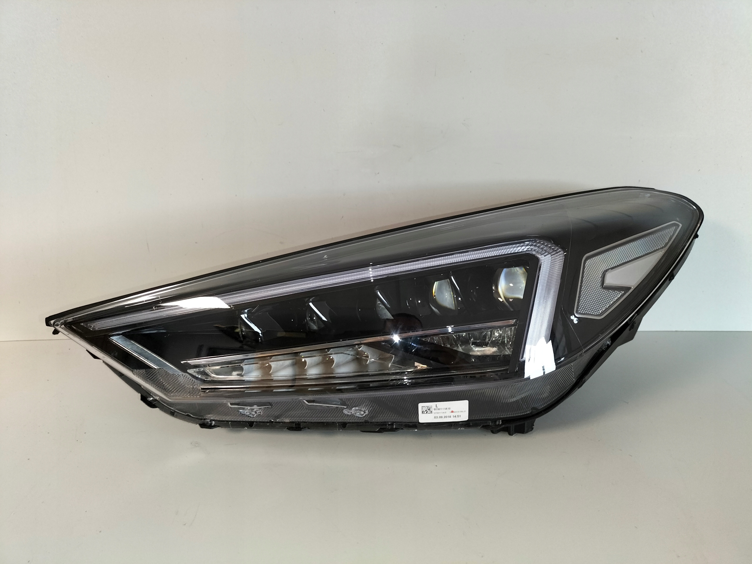 LAVE PREDNE SVETLO HYUNDAI TUCSON III LIFT 18- FULL LED