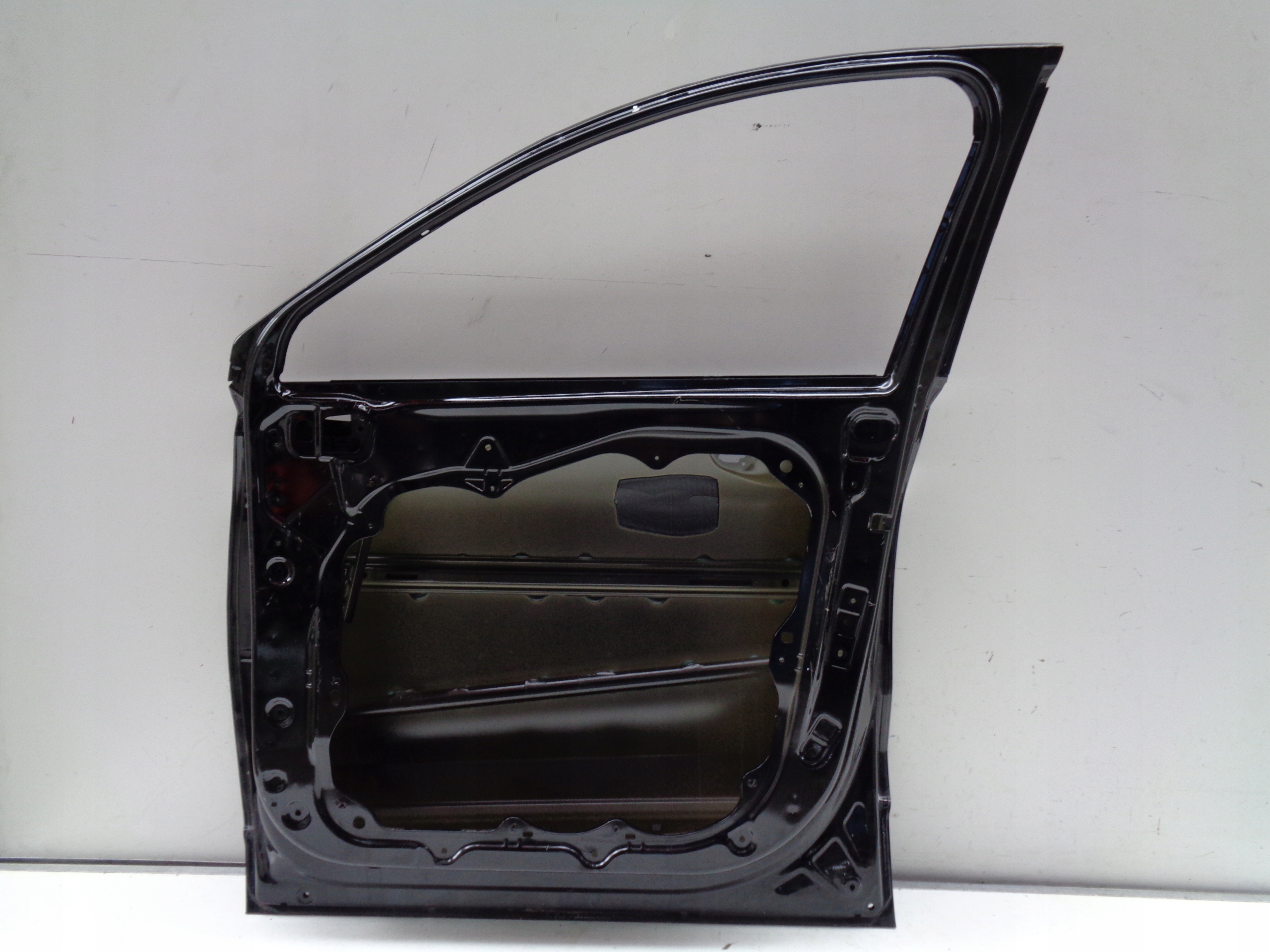 PRAVE PREDNE DVERE HYUNDAI SANTA FE IV 18- 36586