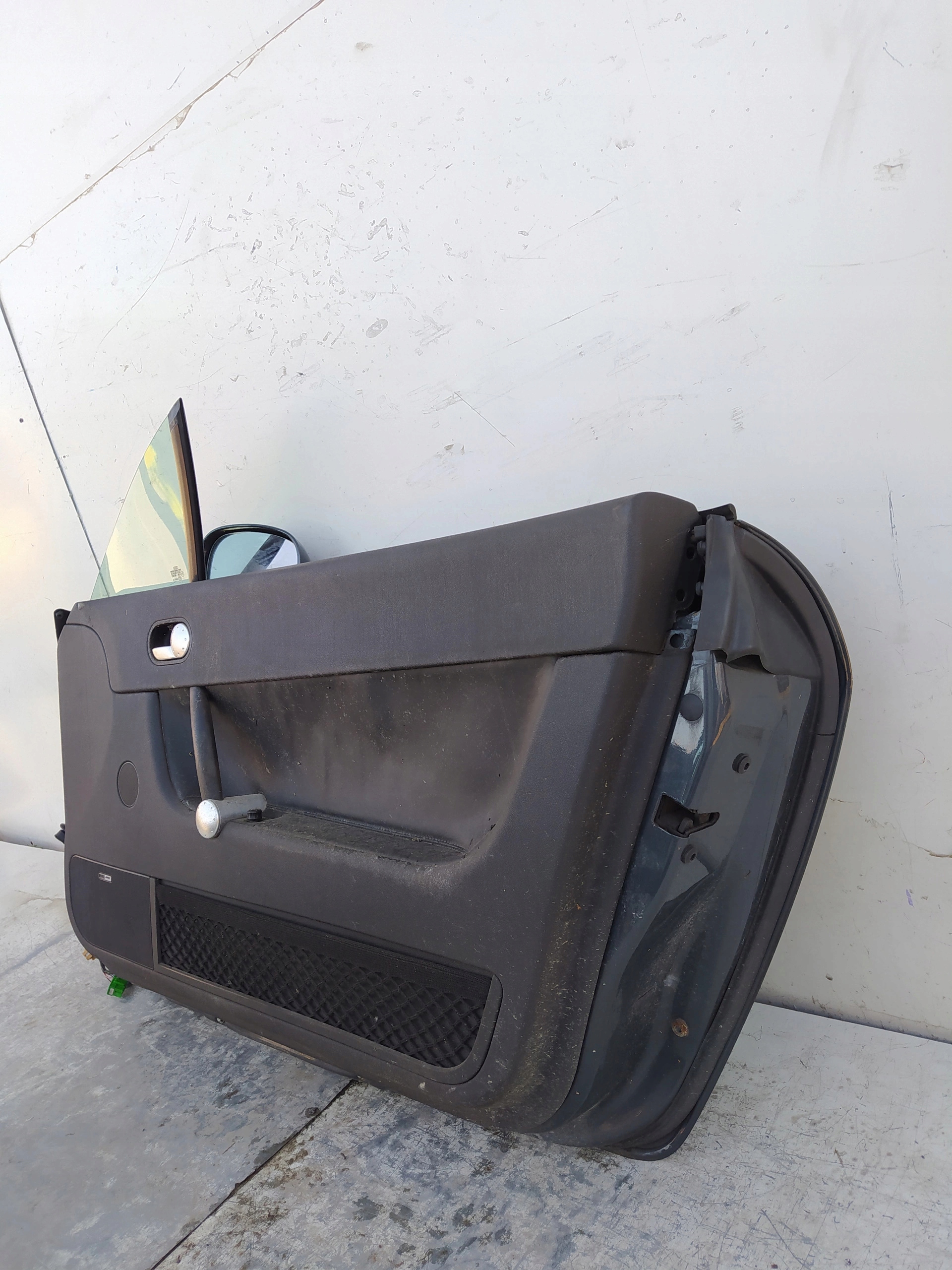 AUDI TT 8N PRAVE PREDNE DVERE