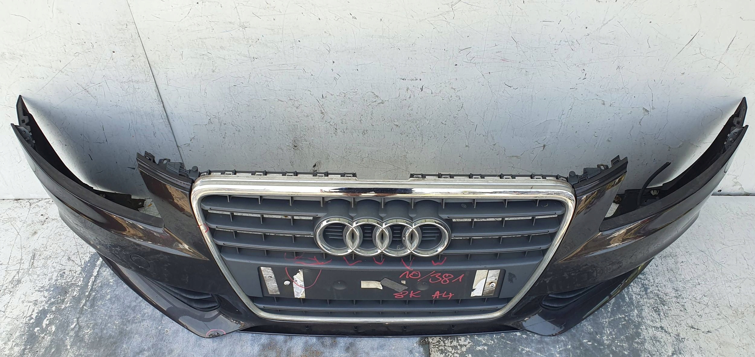 Audi A4 B8 8K 08-010 PREDNÝ NÁRAZNÍK 8K0807437