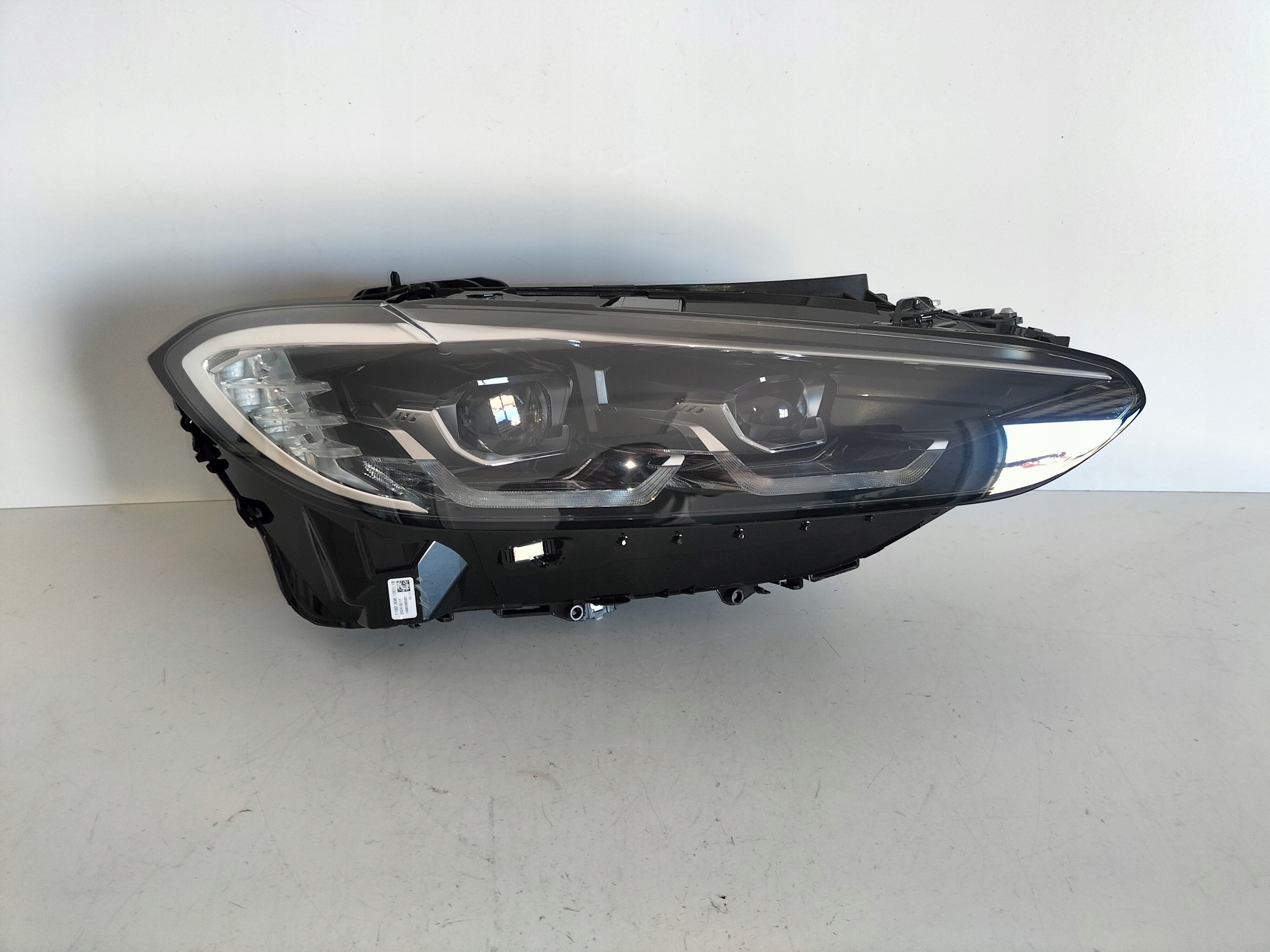 PRAVE PREDNE SVETLO BMW 4 G22 G23 G26 20- FULL LED