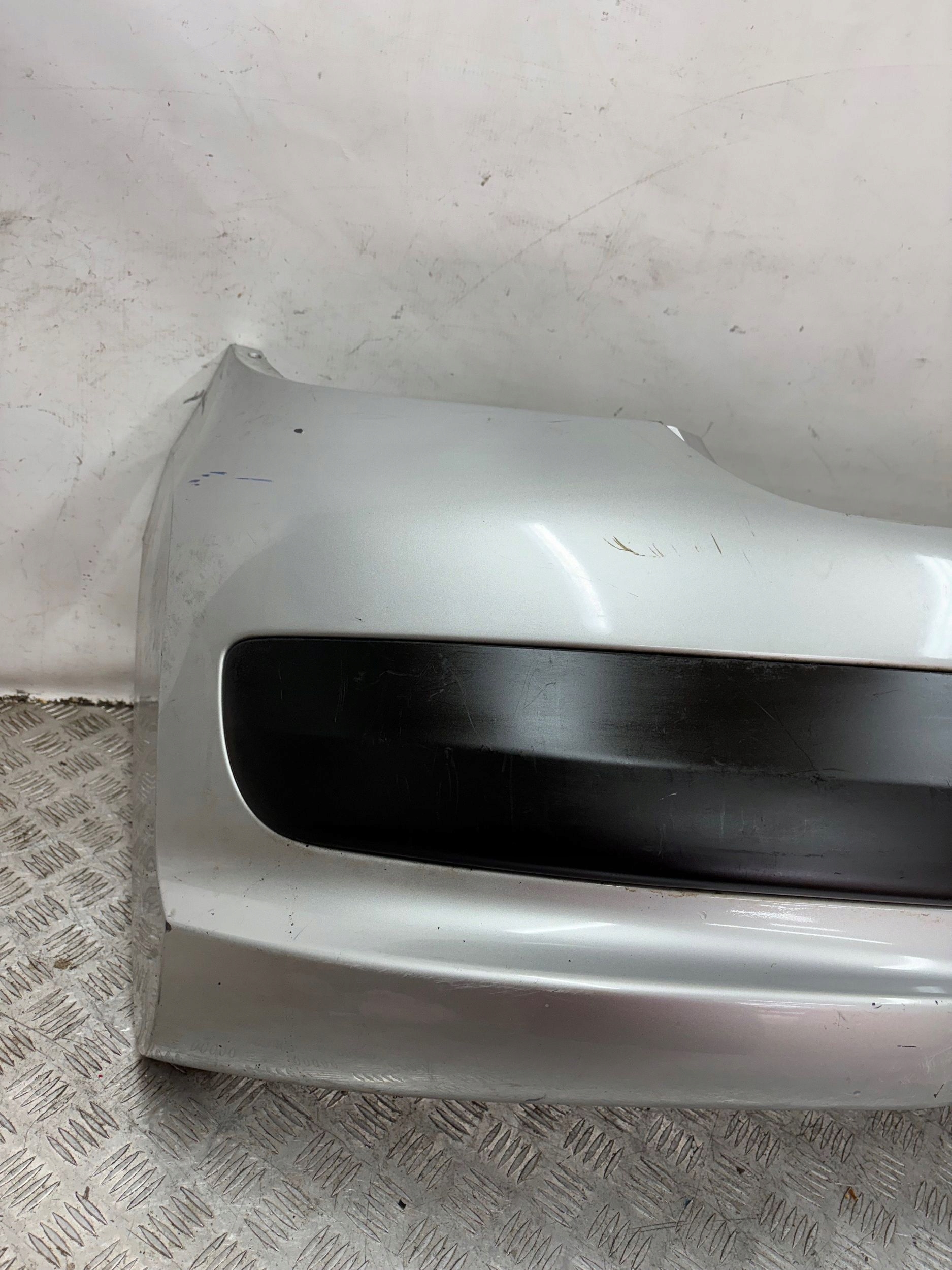 ZADNÝ NÁRAZNÍK PEUGEOT 207 HB
