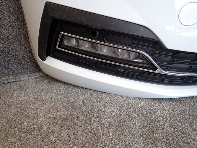 SKODA OCTAVIA IV PREDNÝ NÁRAZNÍK NASÁVANIA VZDUCHU