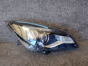 OPEL INSIGNIA A LED LIFT 13- PRAVE PREDNE SVETLO 13409907R OPEL INSIGNIA A LED LIFT 13- PRAVE PREDNE SVETLO 13409907R
