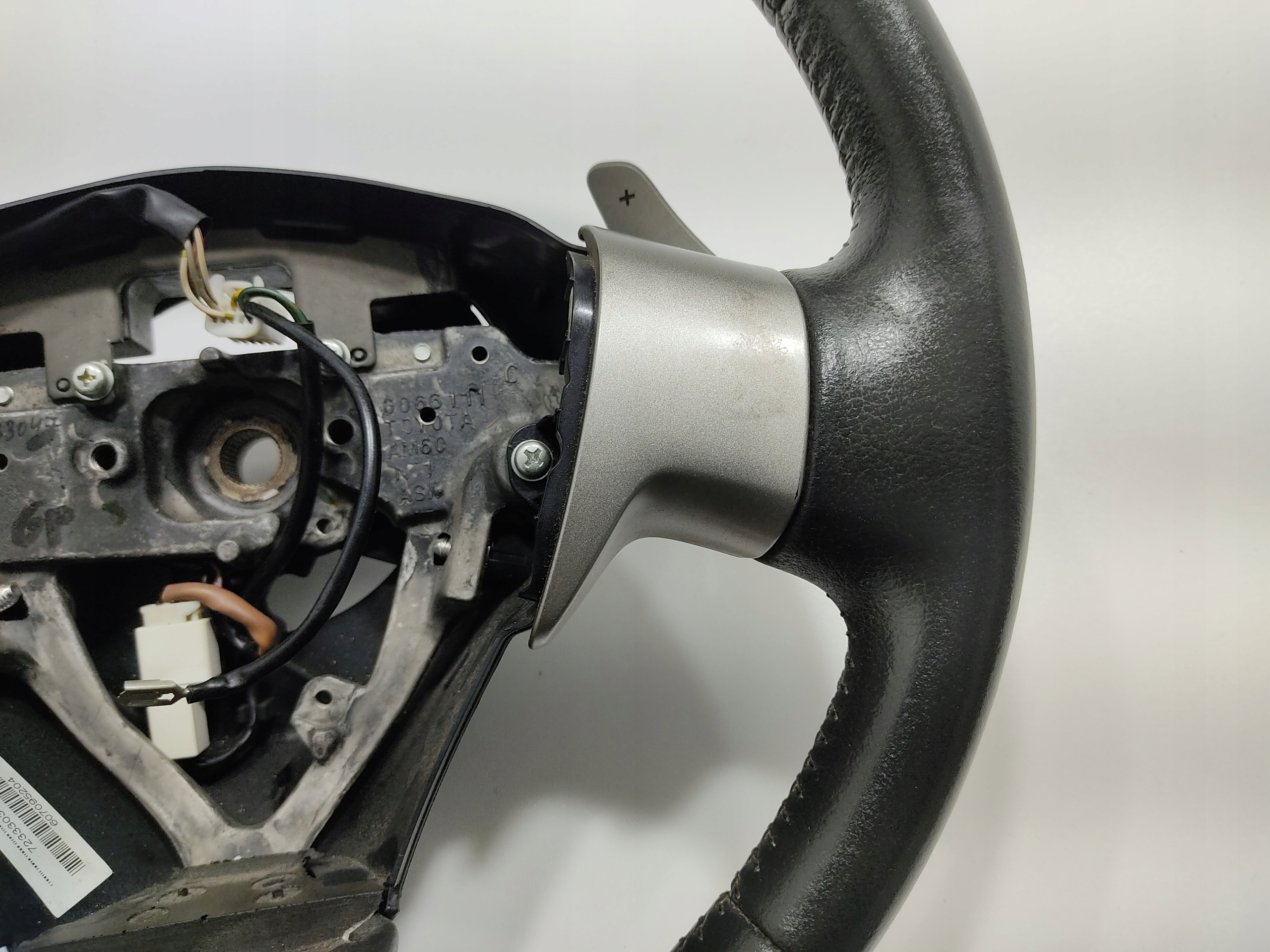 MULTIFUNKCNY VOLANT PADLA RADENIA RYCHLOSTI TOYOTA AURIS I E15 2006-2009