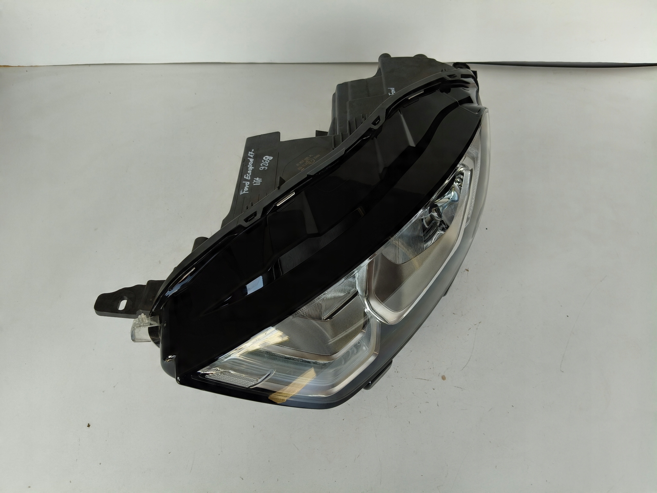 LAVE PREDNE SVETLO FORD ECOSPORT 17- LIFT