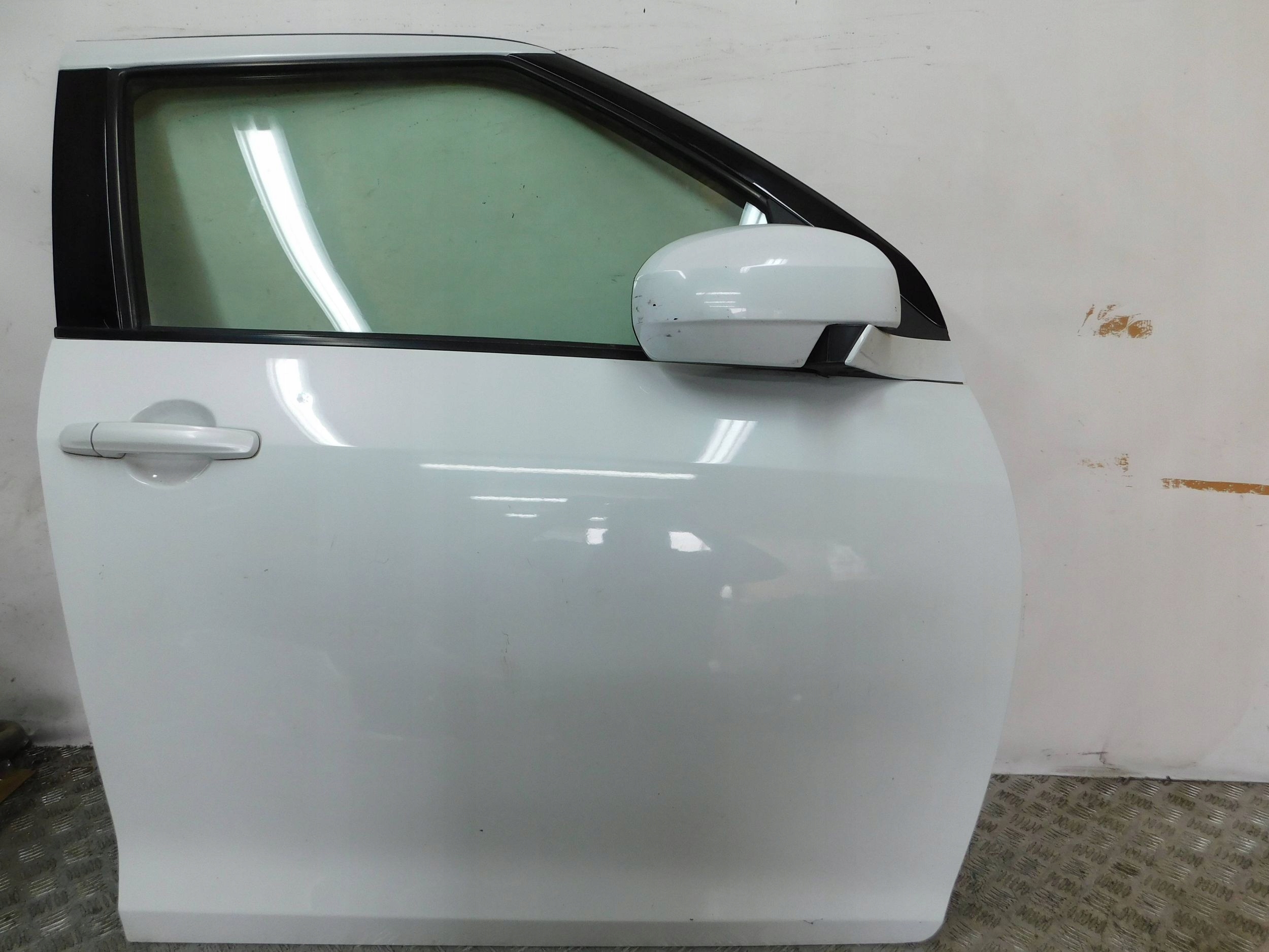 PRAVE PREDNE DVERE SUZUKI SWIFT MK7