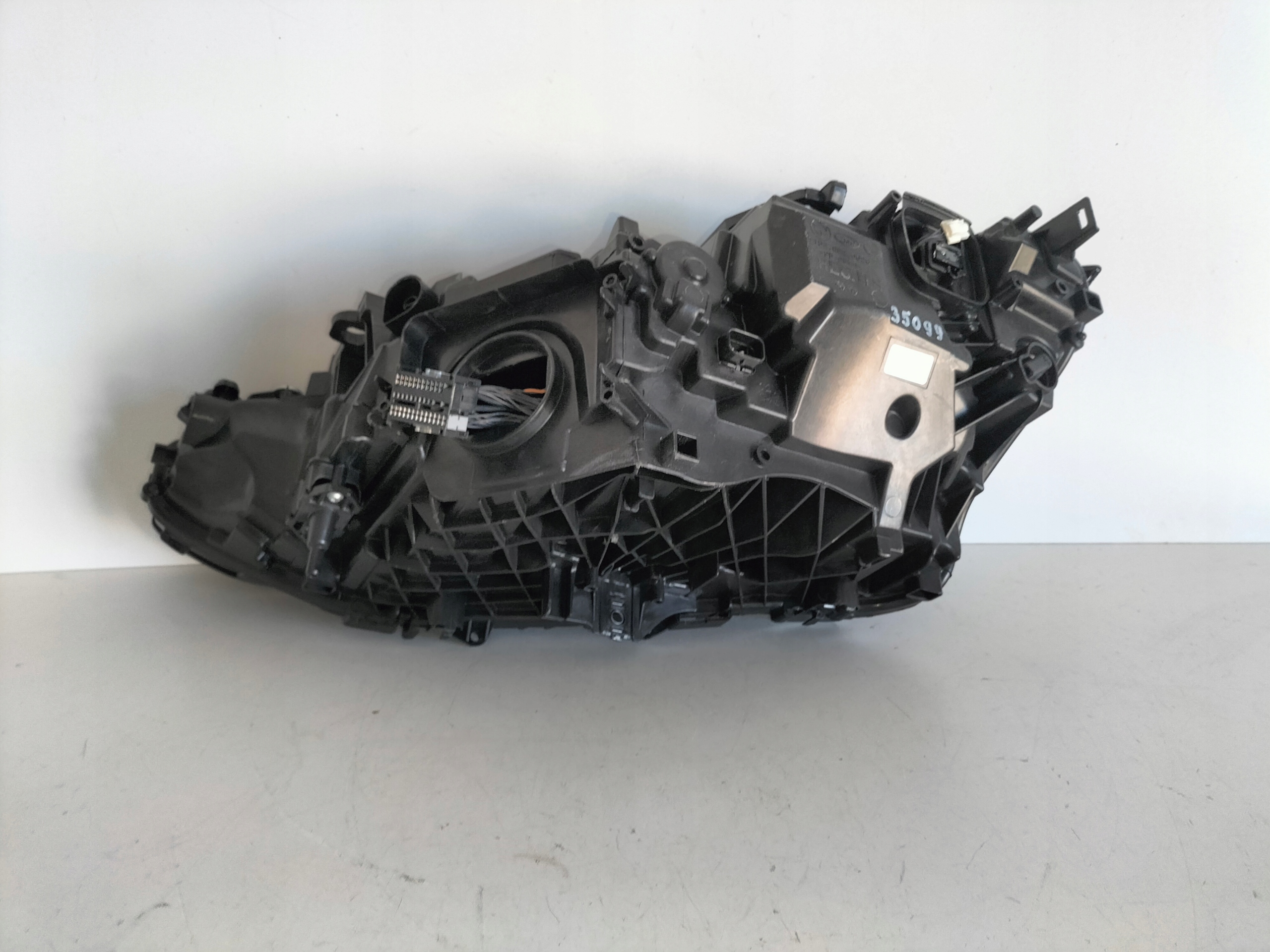 PRAVE PREDNE SVETLO BMW 4 G22 G23 G26 20- FULL LED