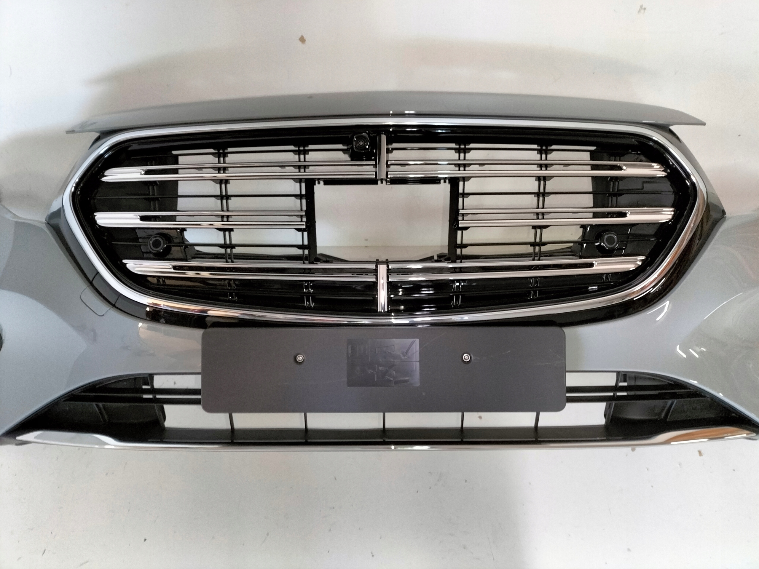 PREDNÝ NÁRAZNÍK MERCEDES E KLASA W214 22-