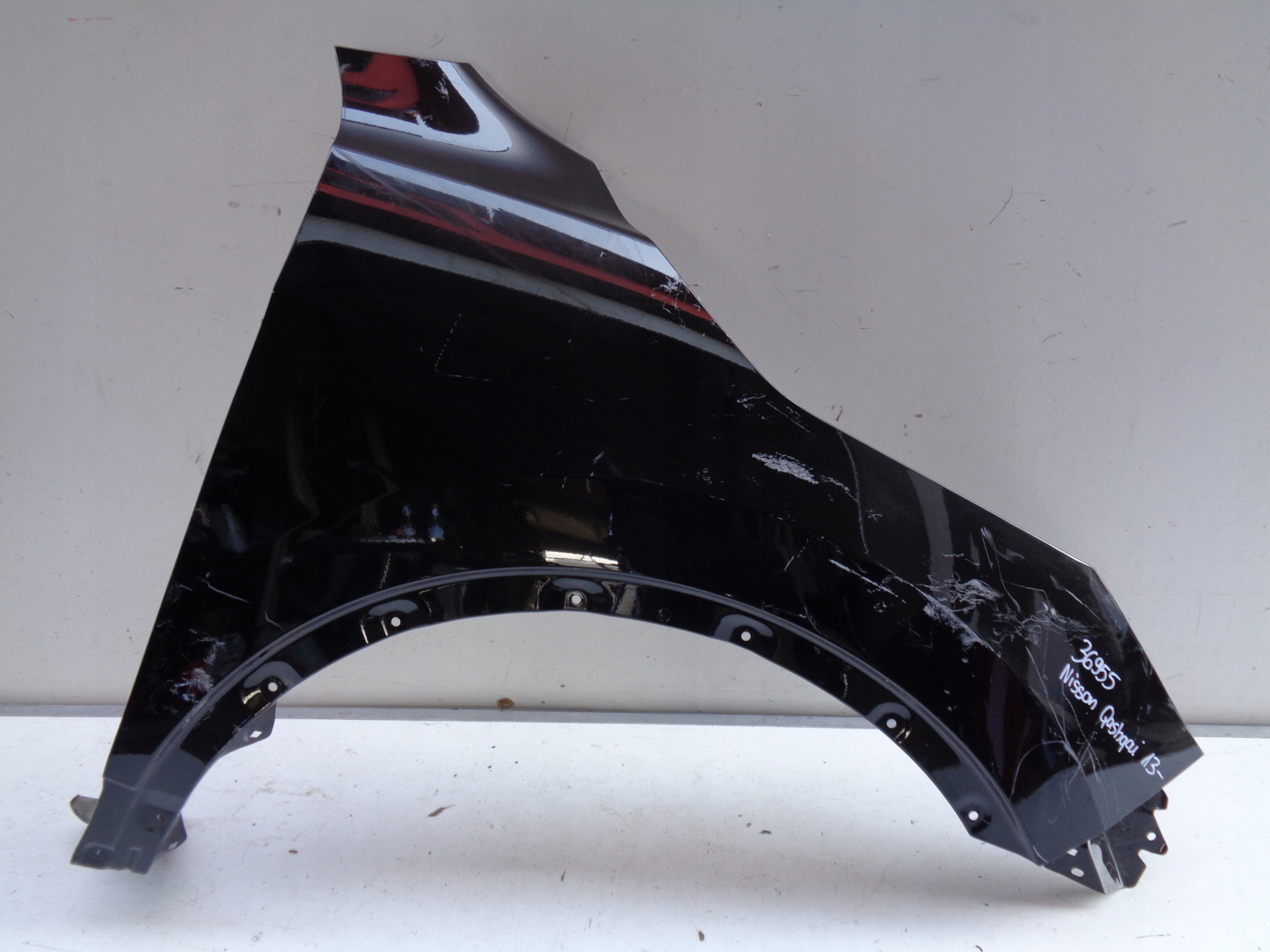 PRAVÝ PREDNÝ BLATNÍK NISSAN QASHQAI 13- NR 35230
