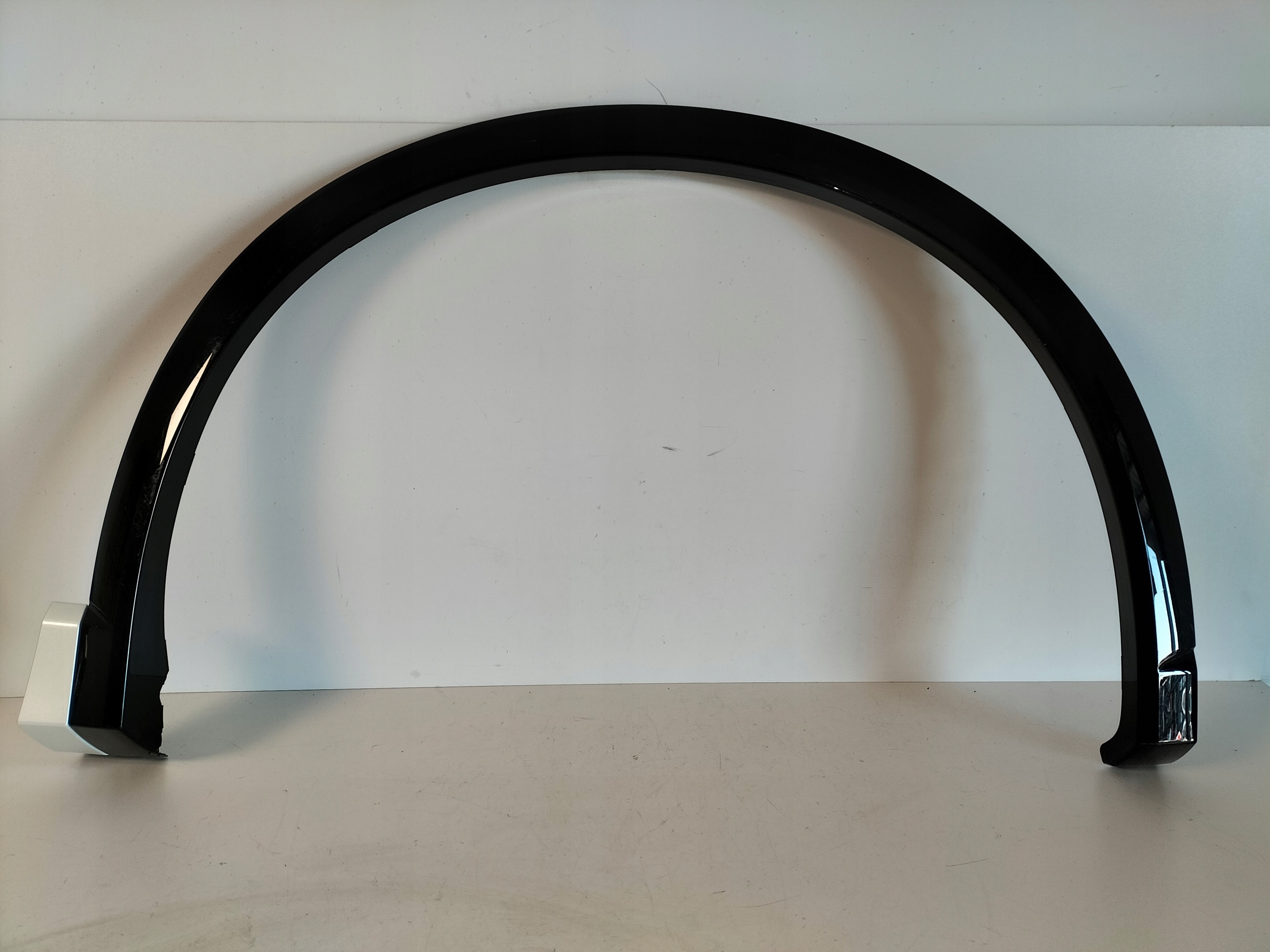 LISTA PRAVEHO PREDNEHO BLATNIKA VW TIGUAN III 24- R-LINE