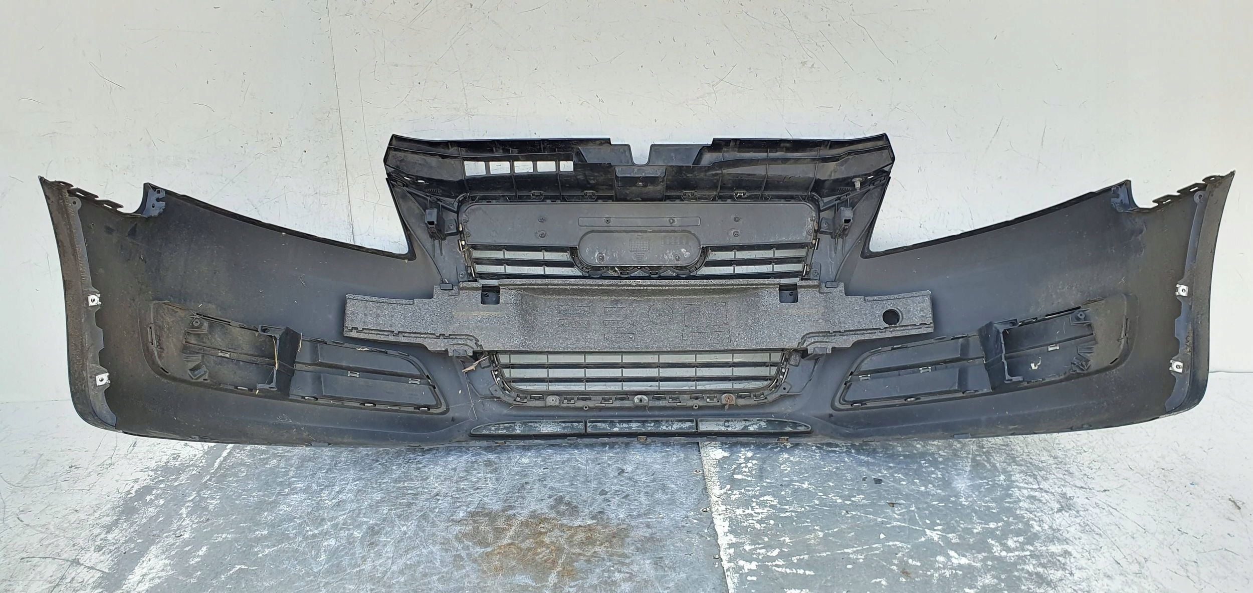 Audi A3 8P LIFT 08-012 PREDNÝ NÁRAZNÍK 8P0807437H