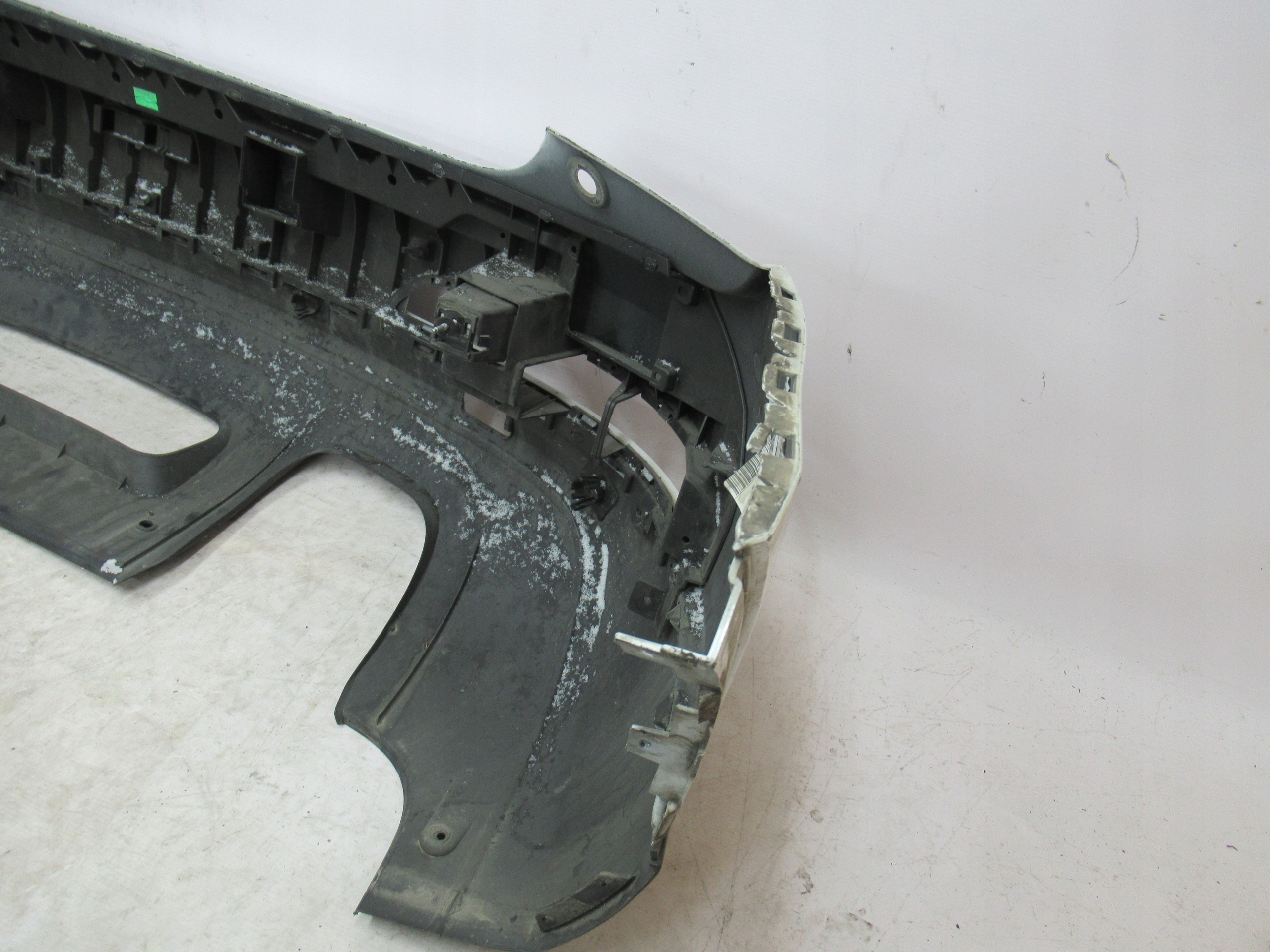 ZADNÝ NÁRAZNÍK AUDI Q3 8U0807521