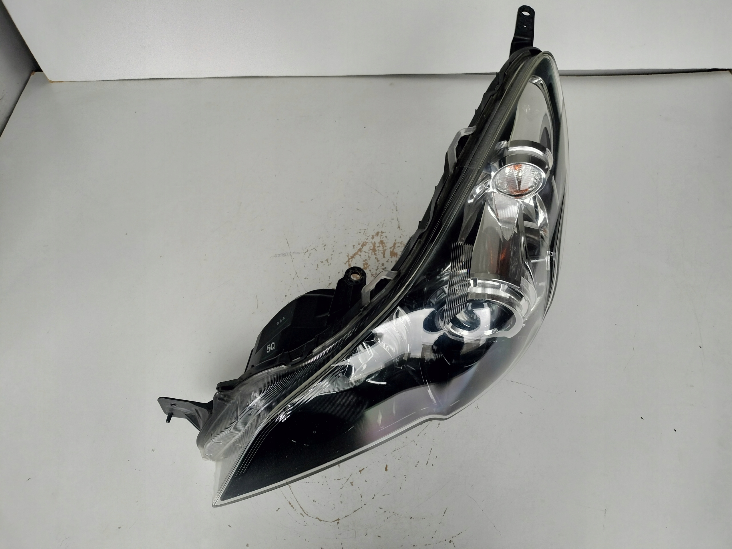 LAVE PREDNE SVETLO SUBARU OUTBACK 09- XENON ČIERNE