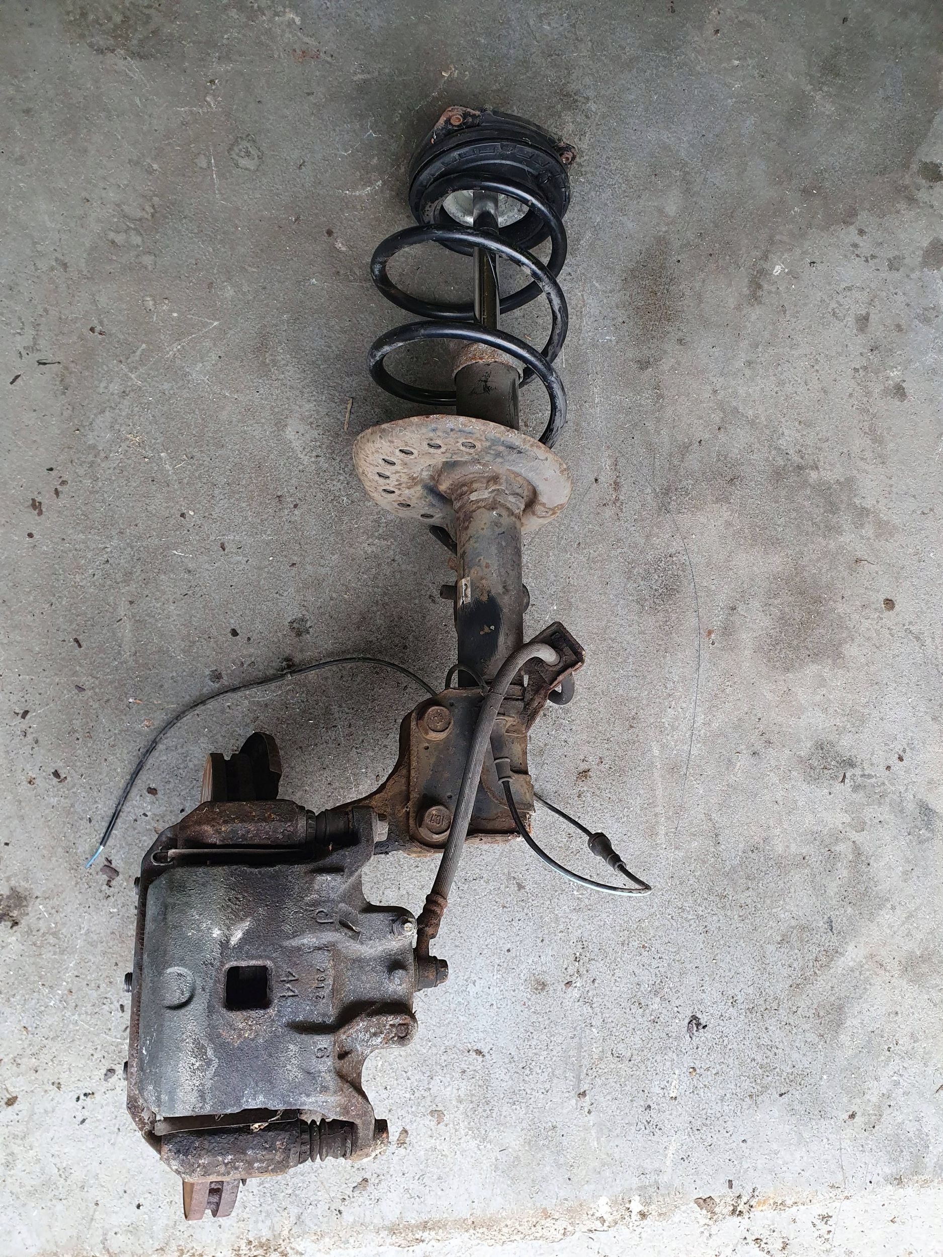 Nissan Juke I F15 1.5 DCI 012713F PRAVÝ PREDNÝ MCPHERSON