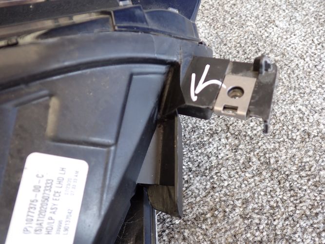 TESLA III FULL LED LAVE PREDNE SVETLO 1077375-00