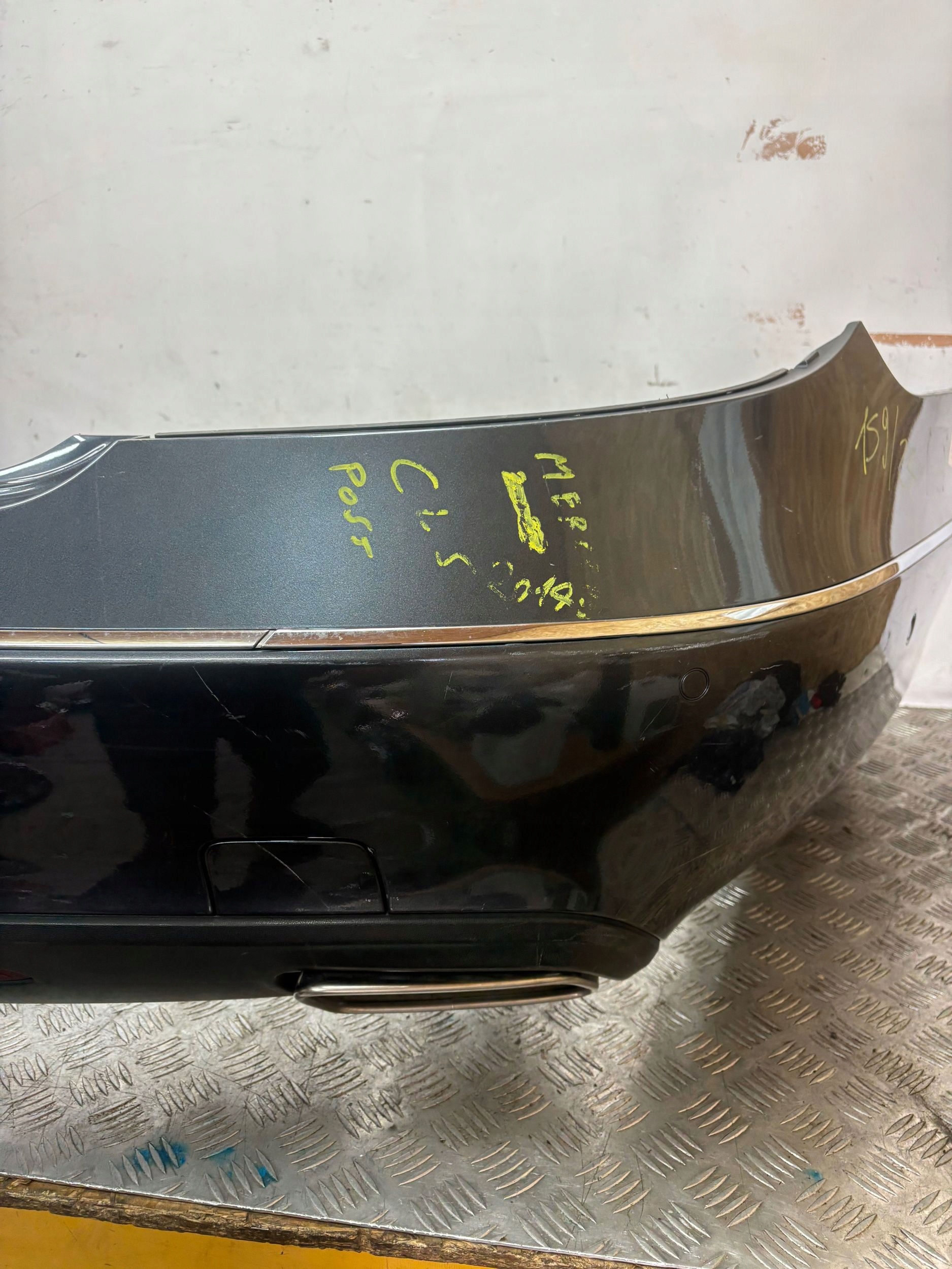 ZADNÝ NÁRAZNÍK MERCEDES CLS KOMBI W218 6XPDC