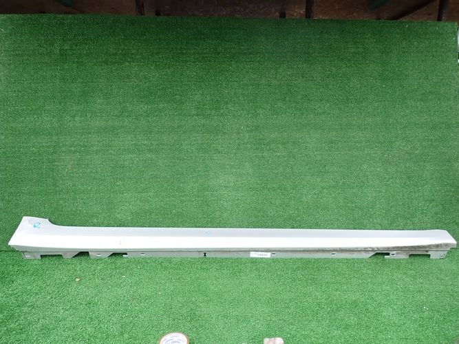 BMW G30 G31 5 17- PRAVA PRAHOVA LISTA