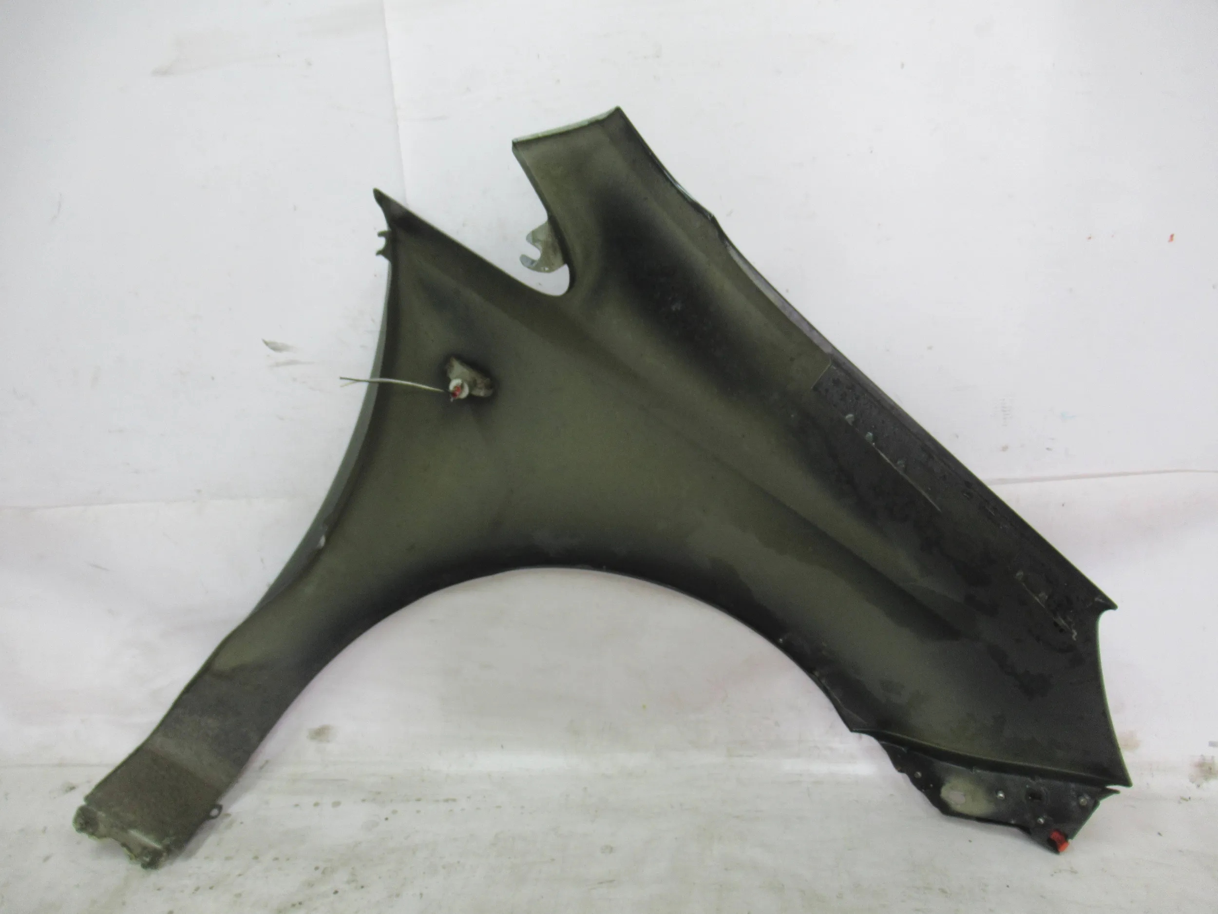 BLATNIK PREDNÝ LAVY OPEL CORSA D