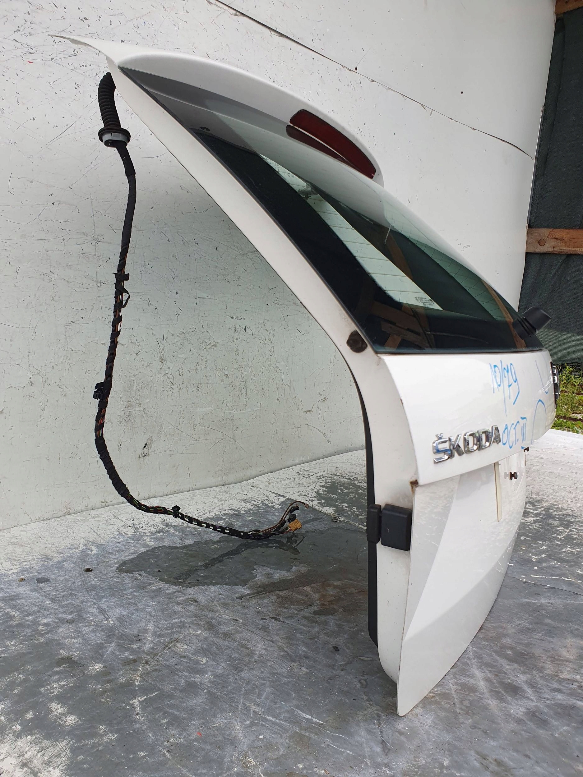 Skoda Octavia III 3 kombi ZADNA KAPOTA